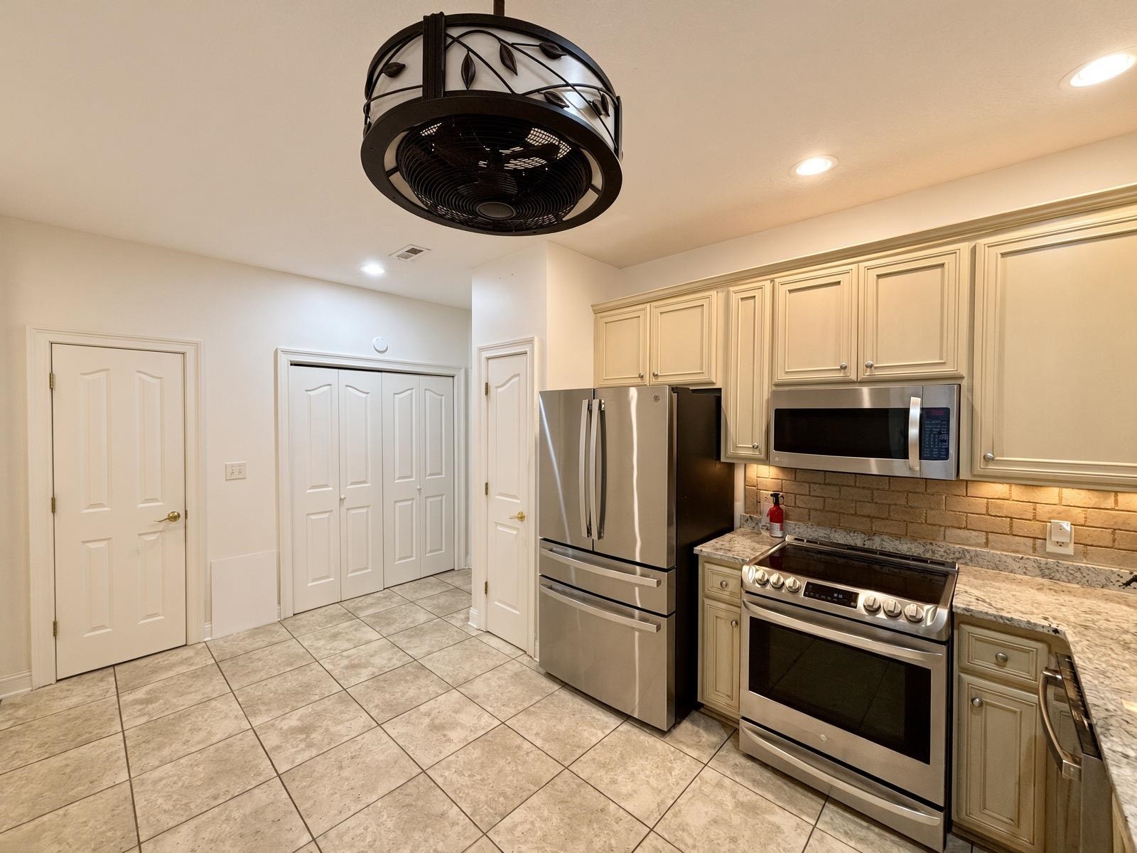 1459 Saint Thomas Circle Property Photo 28