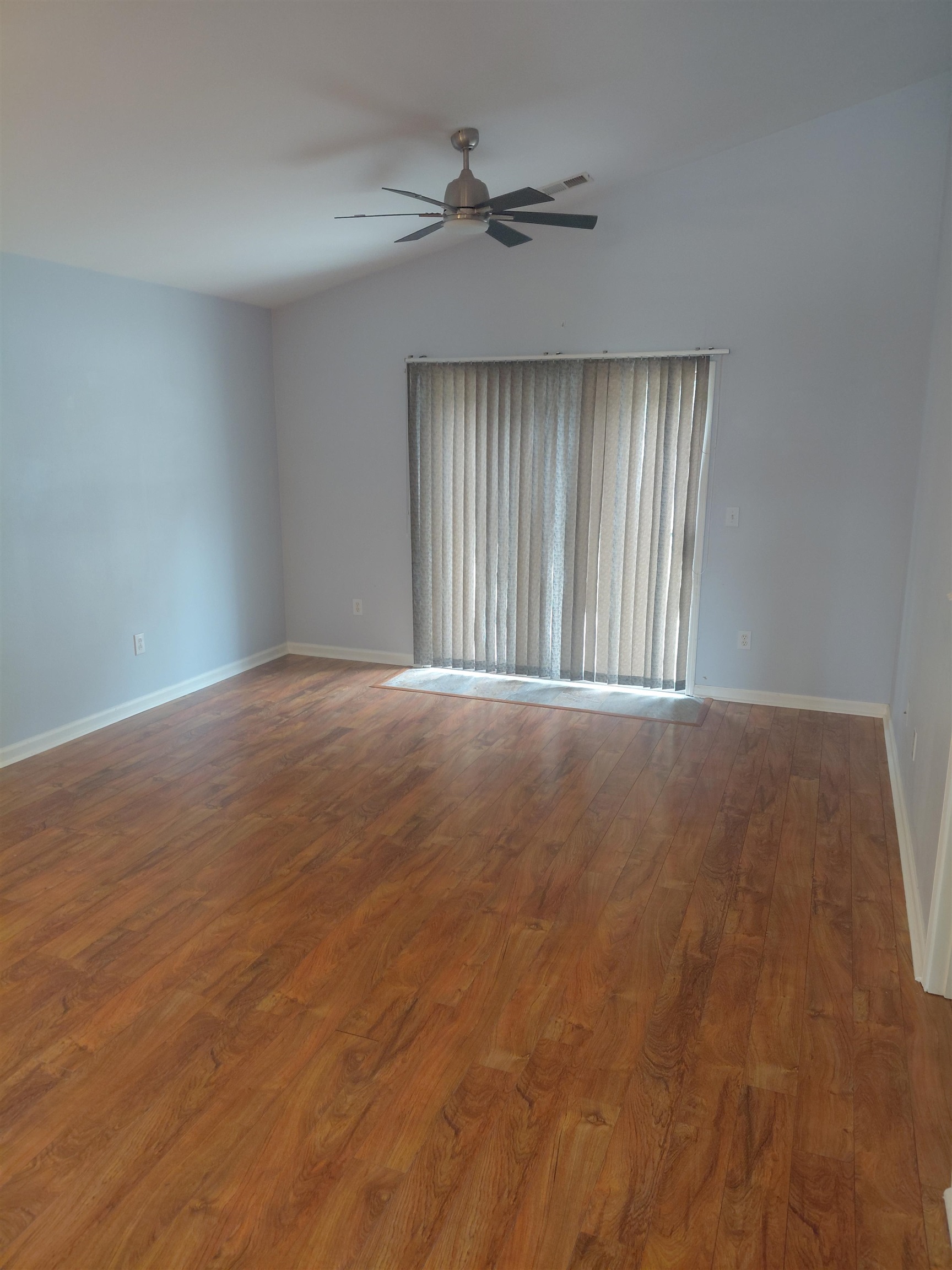 904 Silvercrest Dr. Property Photo 3