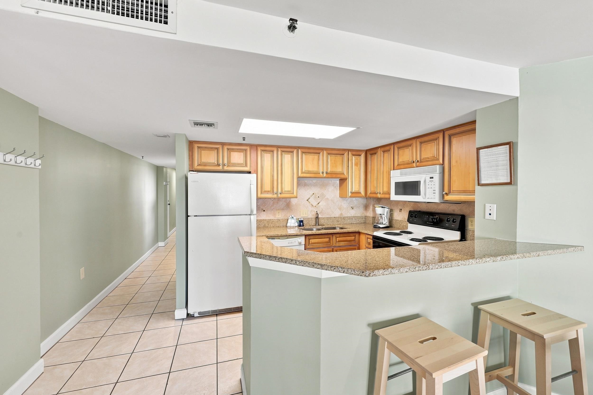 5511 Ocean Blvd. N Property Photo 7