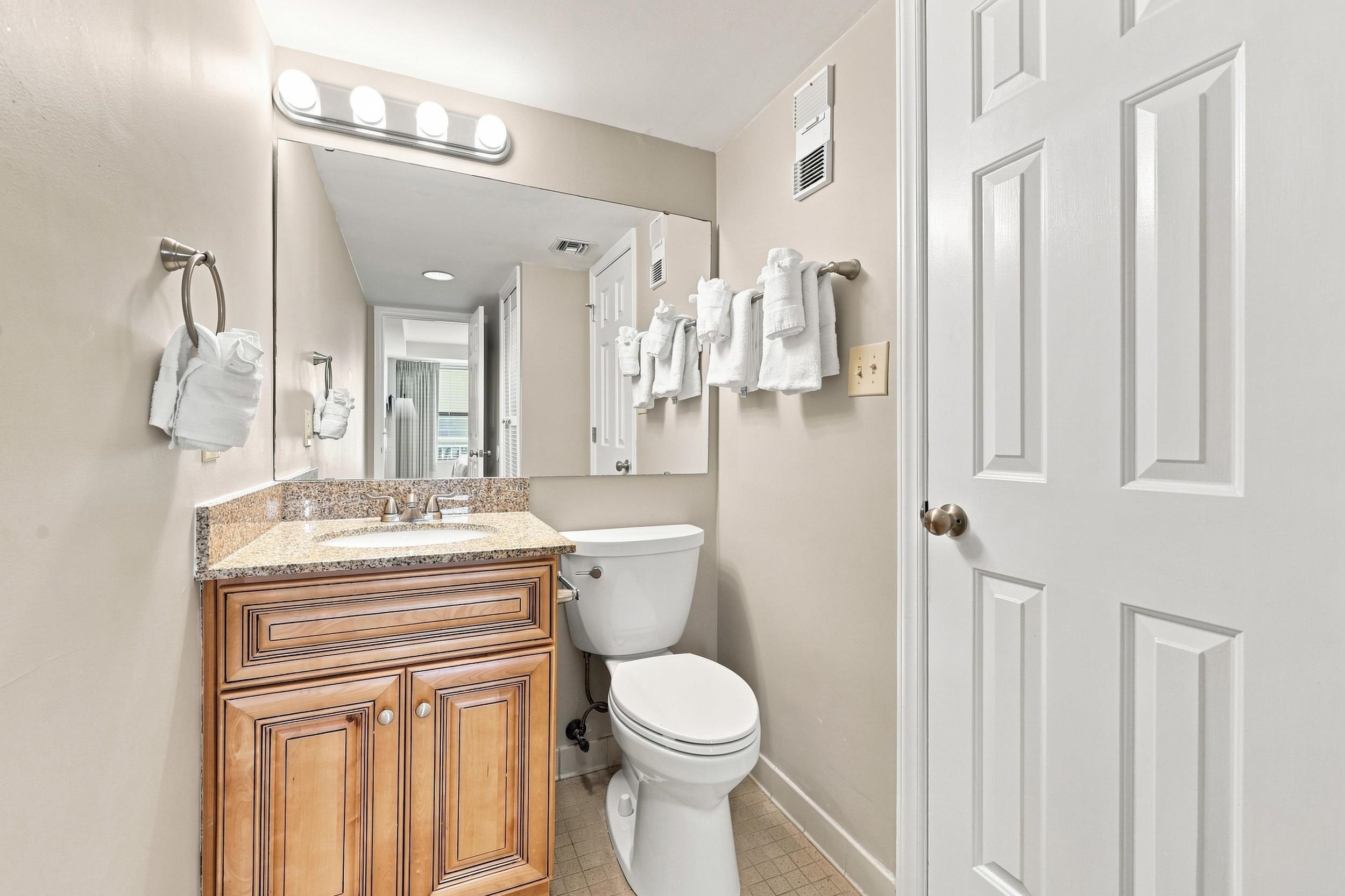 5511 Ocean Blvd. N Property Photo 12