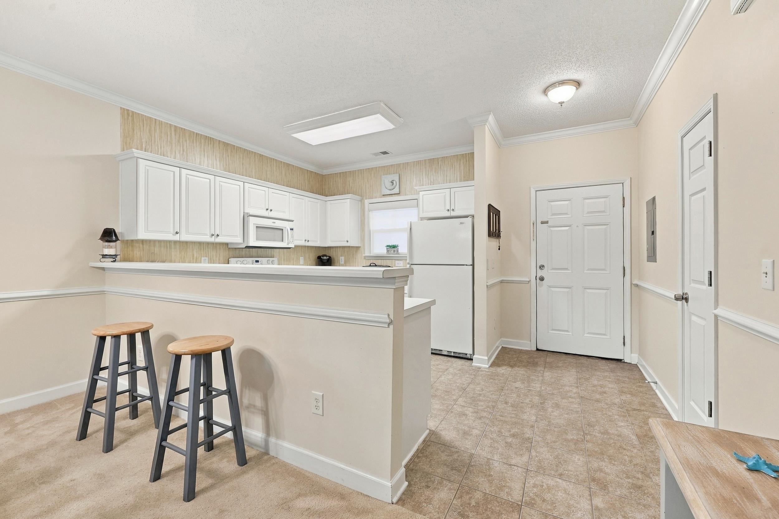 208 Castle Dr. Property Photo 5