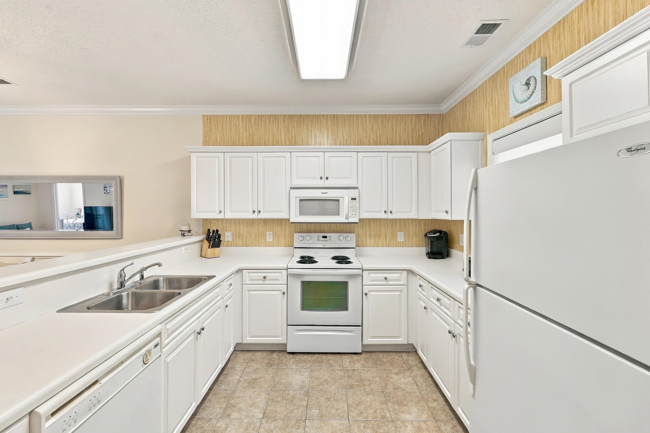 208 Castle Dr. Property Photo 6