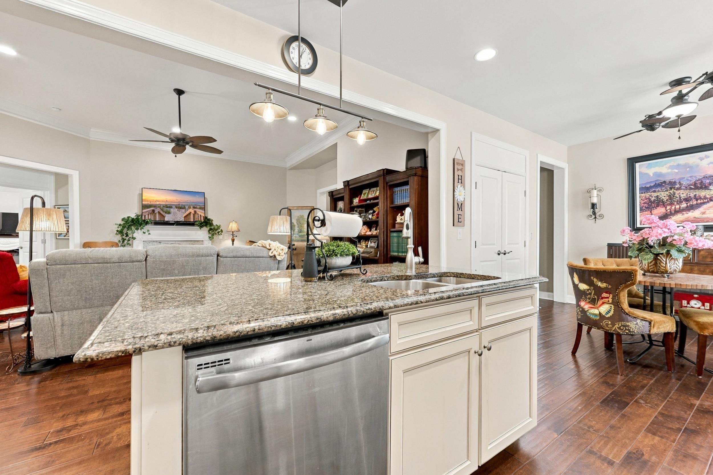 1470 Suncrest Dr. Property Photo 13