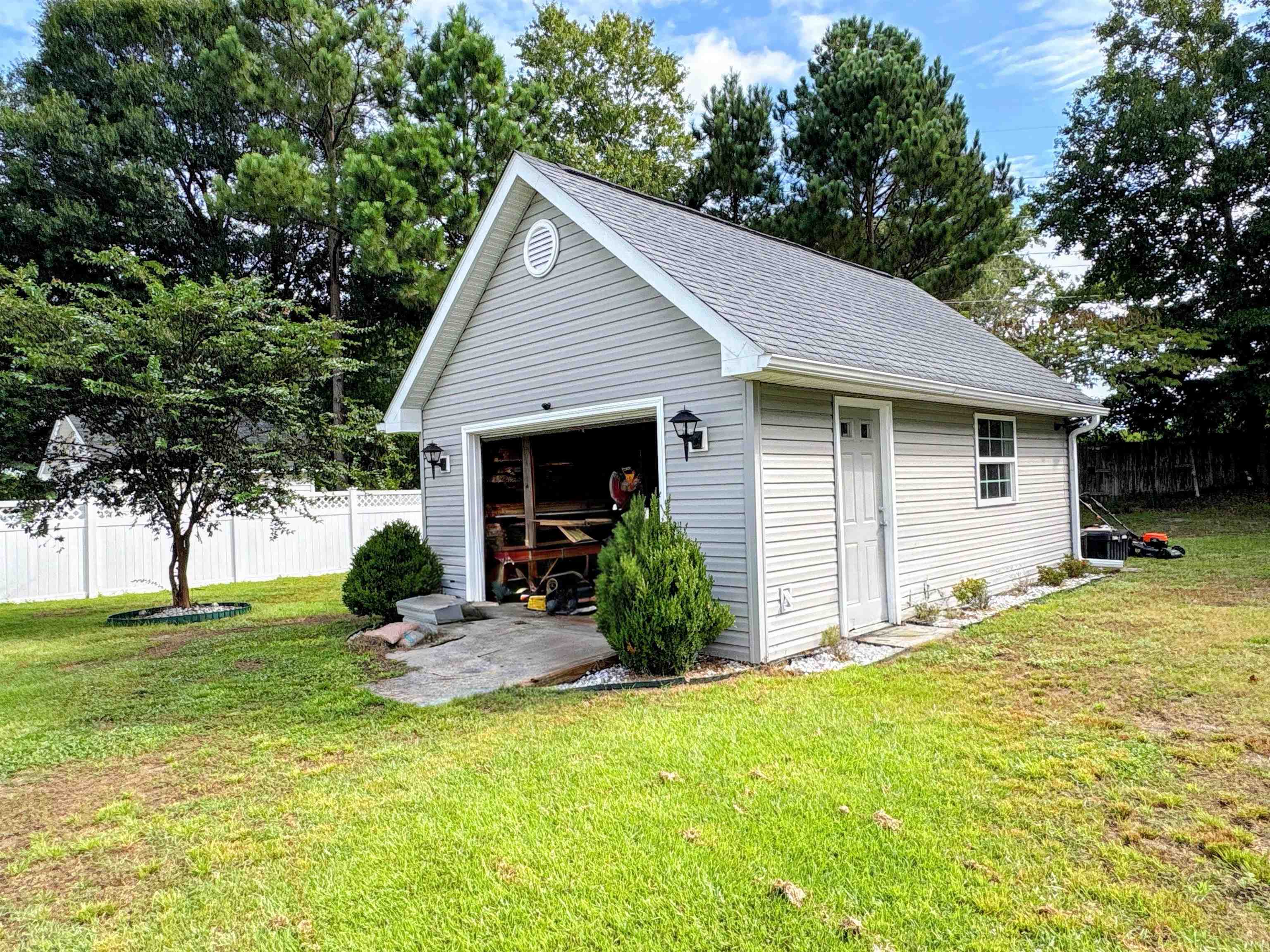 242 Four Leaf Ln. Property Photo 40