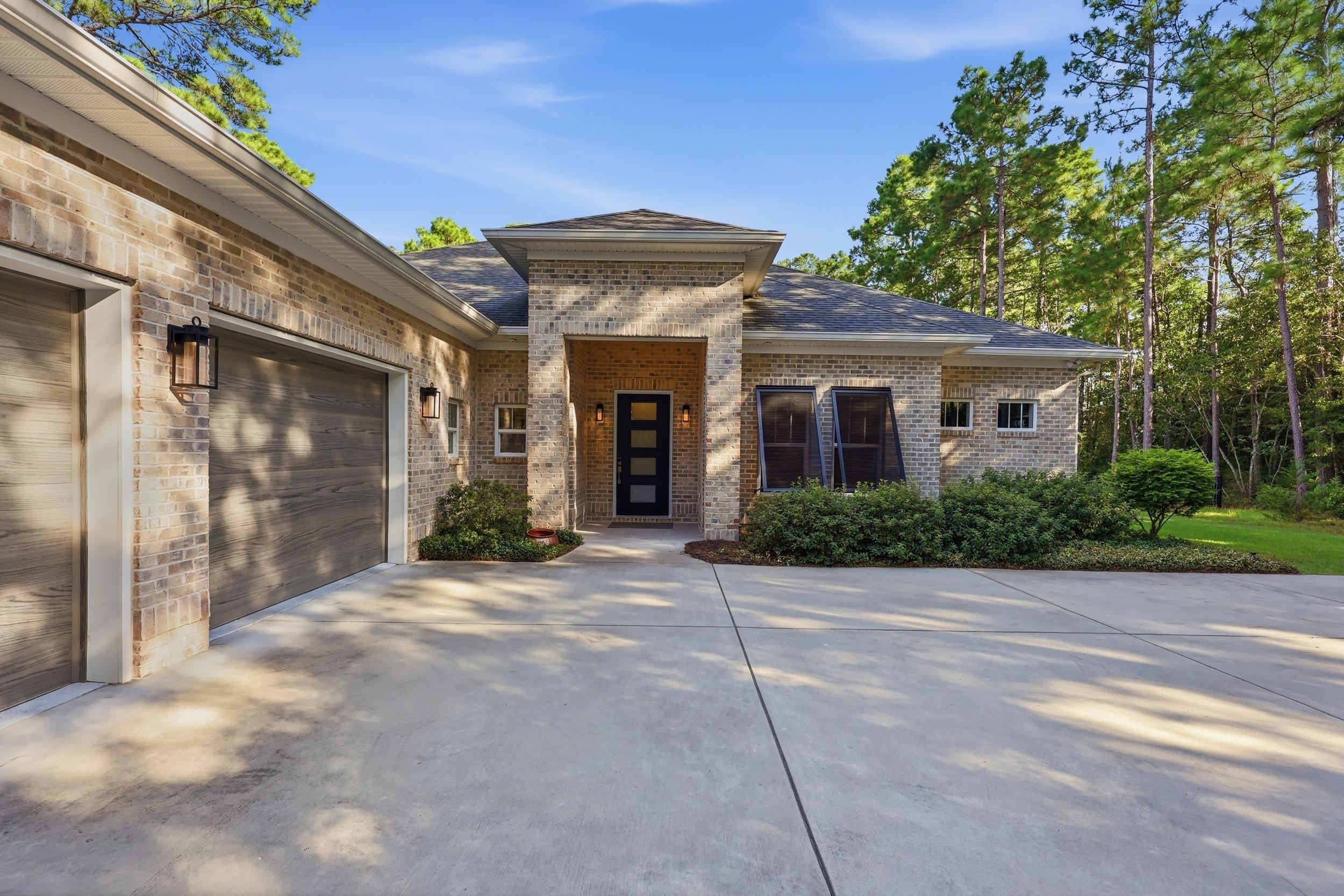 5185 Alwoodley Ln. Property Photo 2