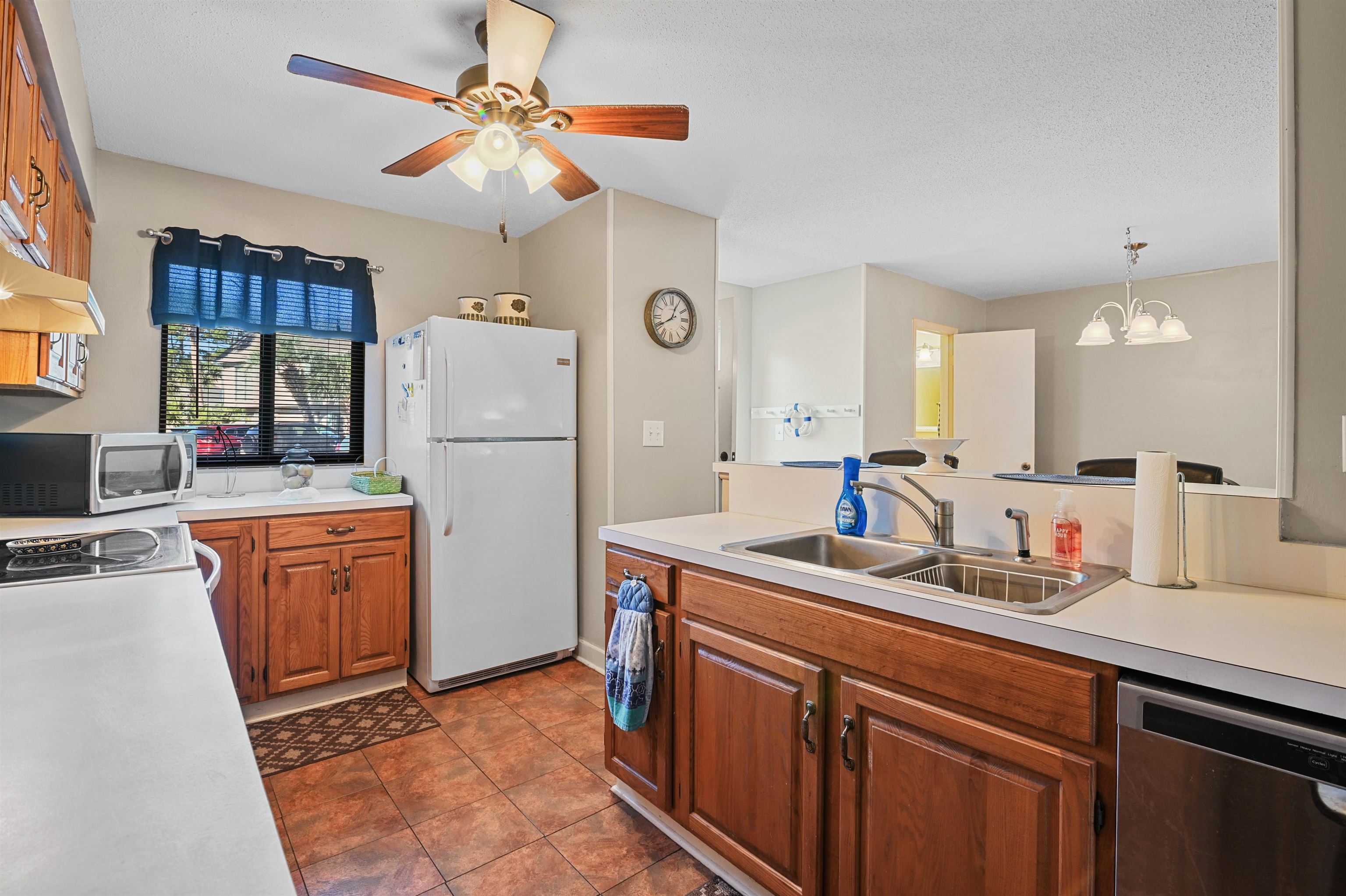 910 Villa Dr. Property Photo 13