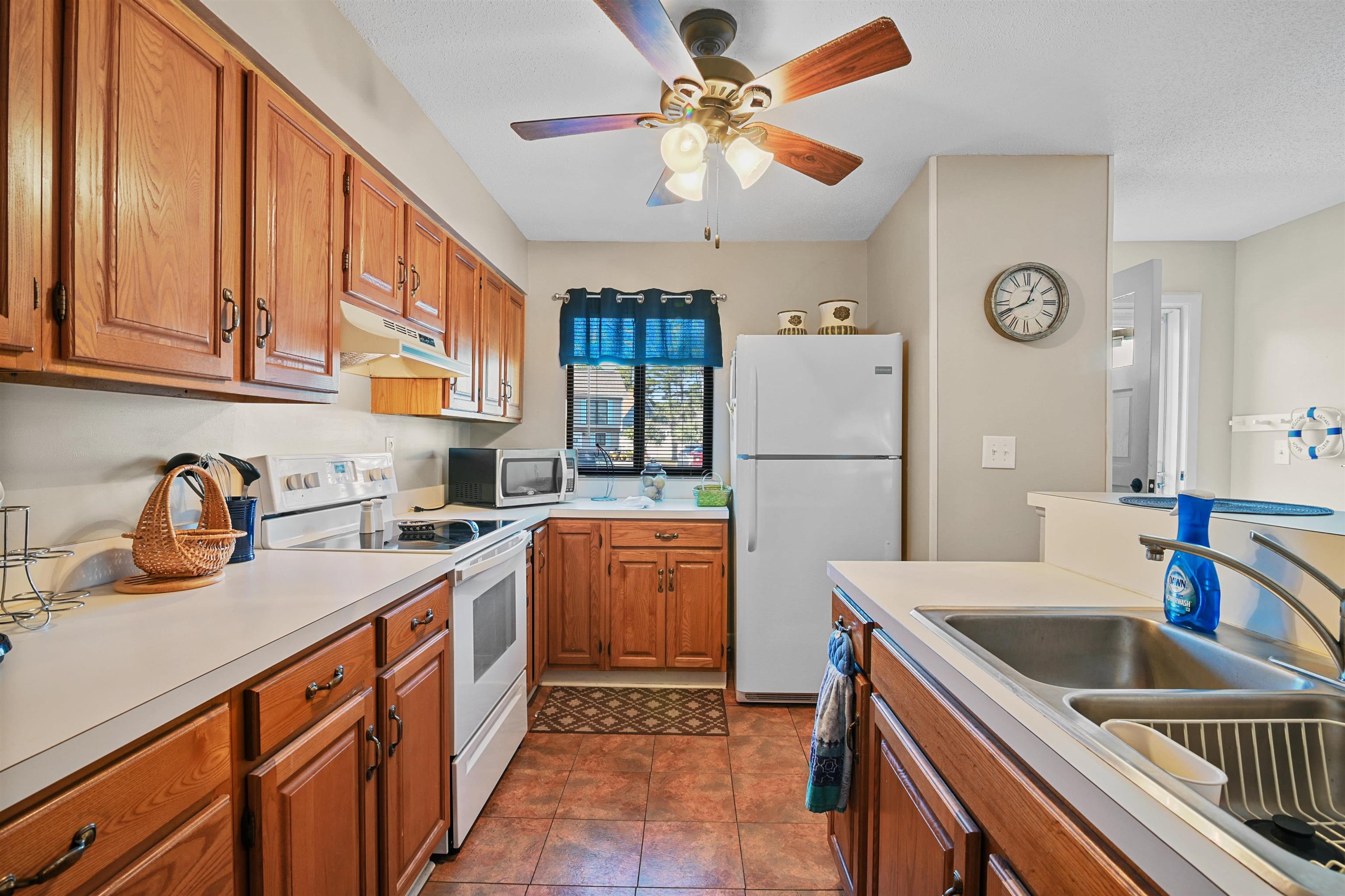 910 Villa Dr. Property Photo 14