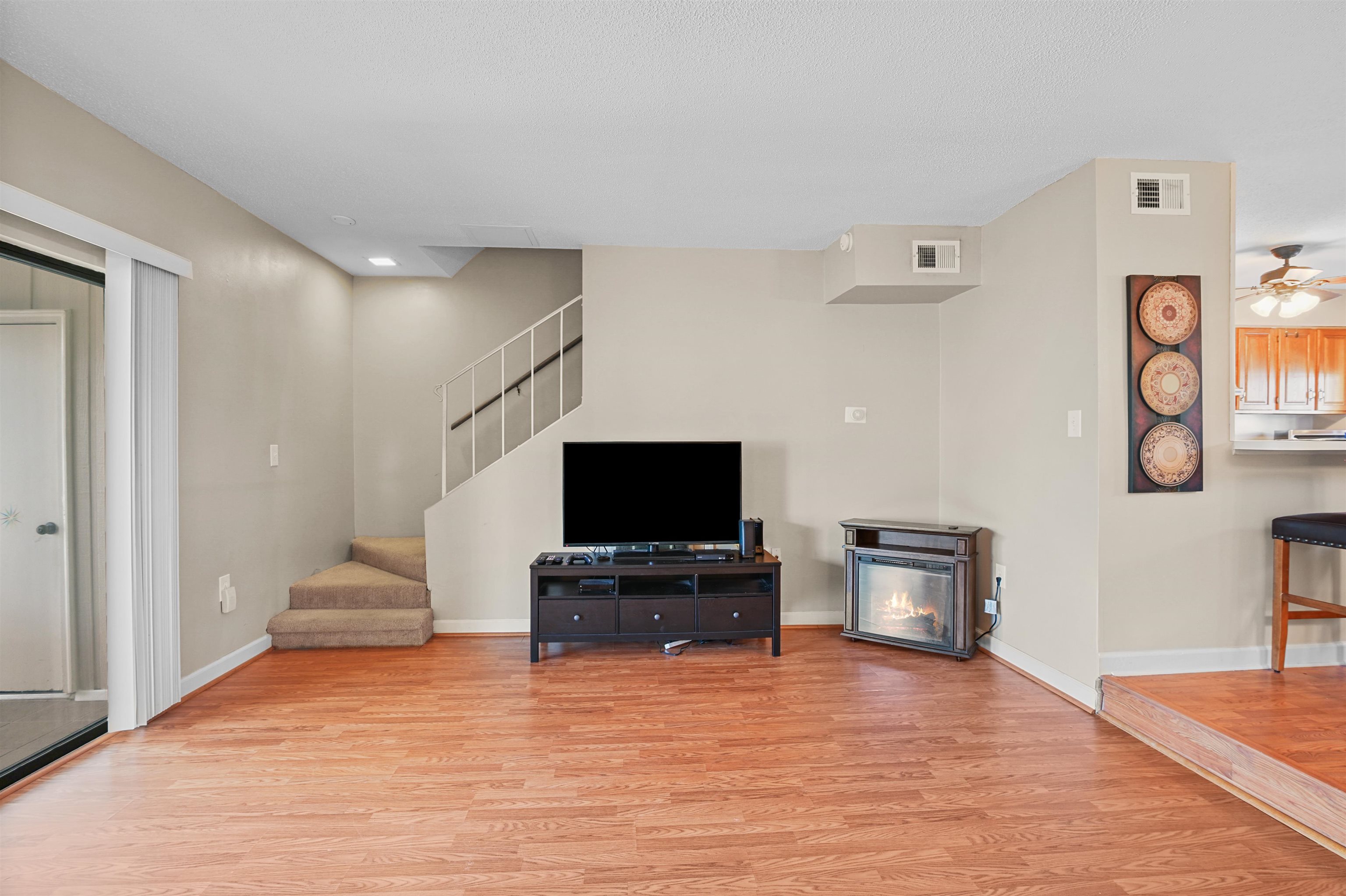 910 Villa Dr. Property Photo 20