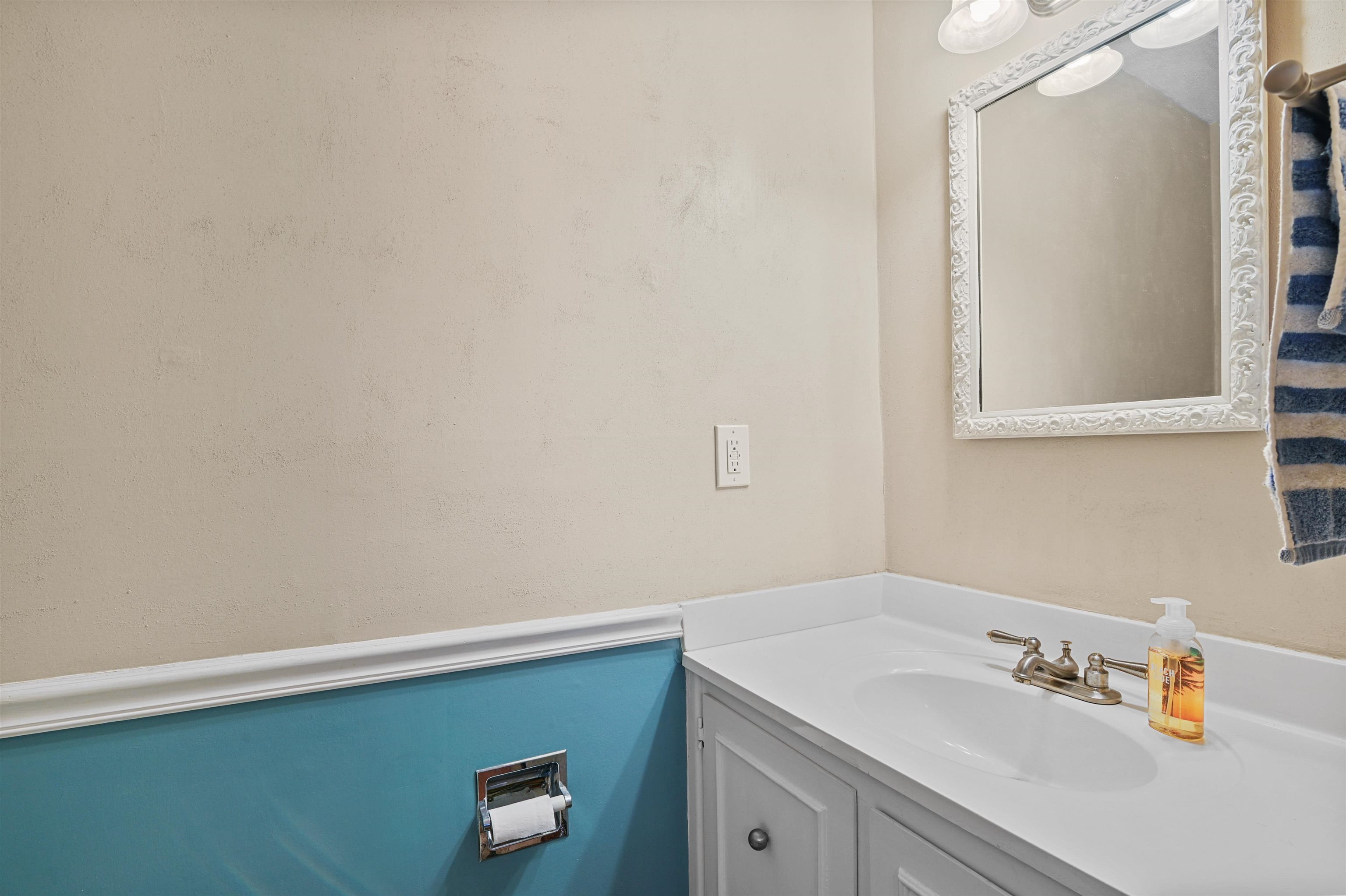 910 Villa Dr. Property Photo 27