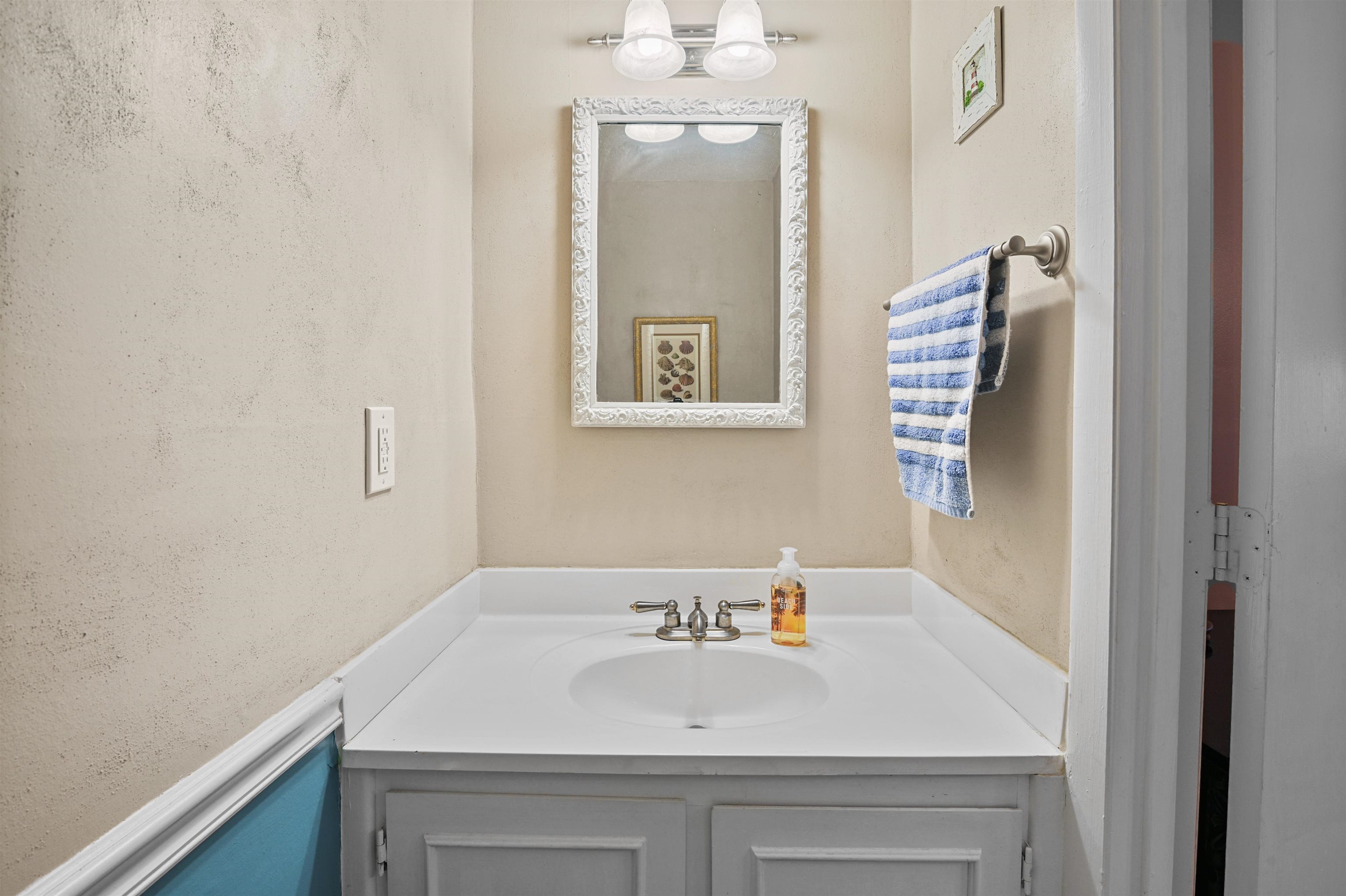 910 Villa Dr. Property Photo 29