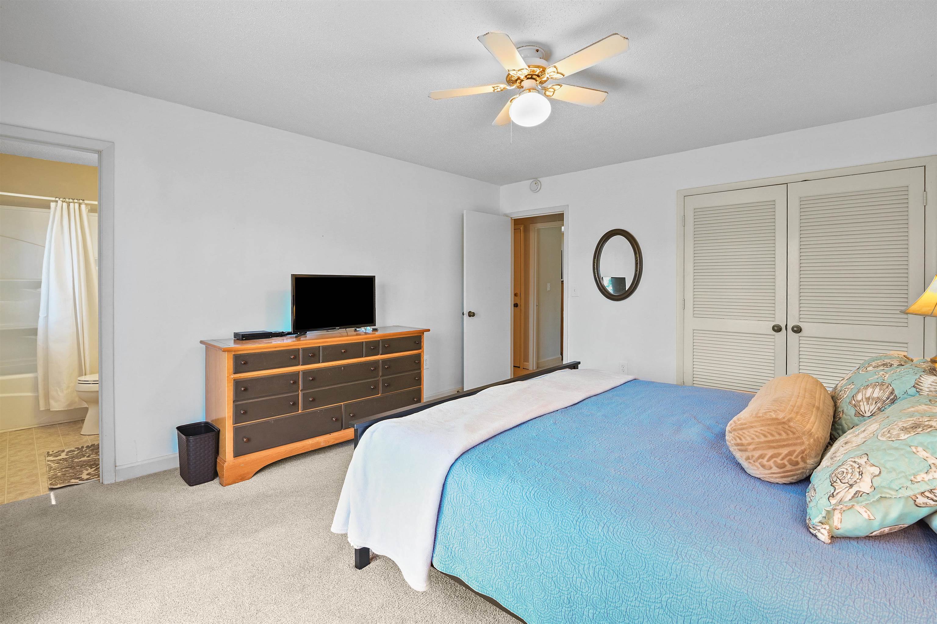 910 Villa Dr. Property Photo 32