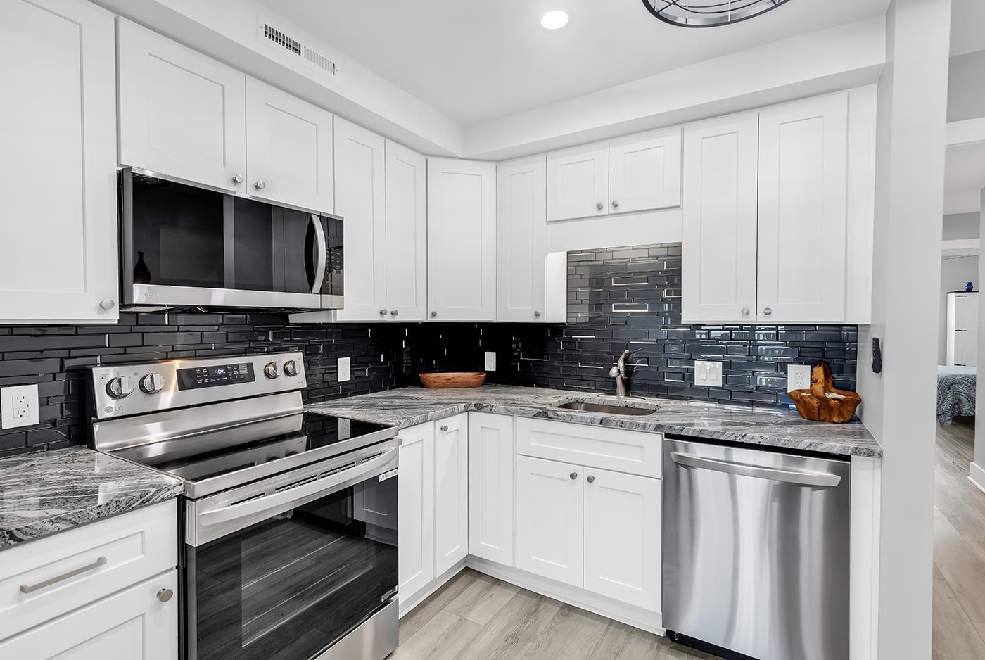 340 N Waccamaw Dr. Property Photo 14