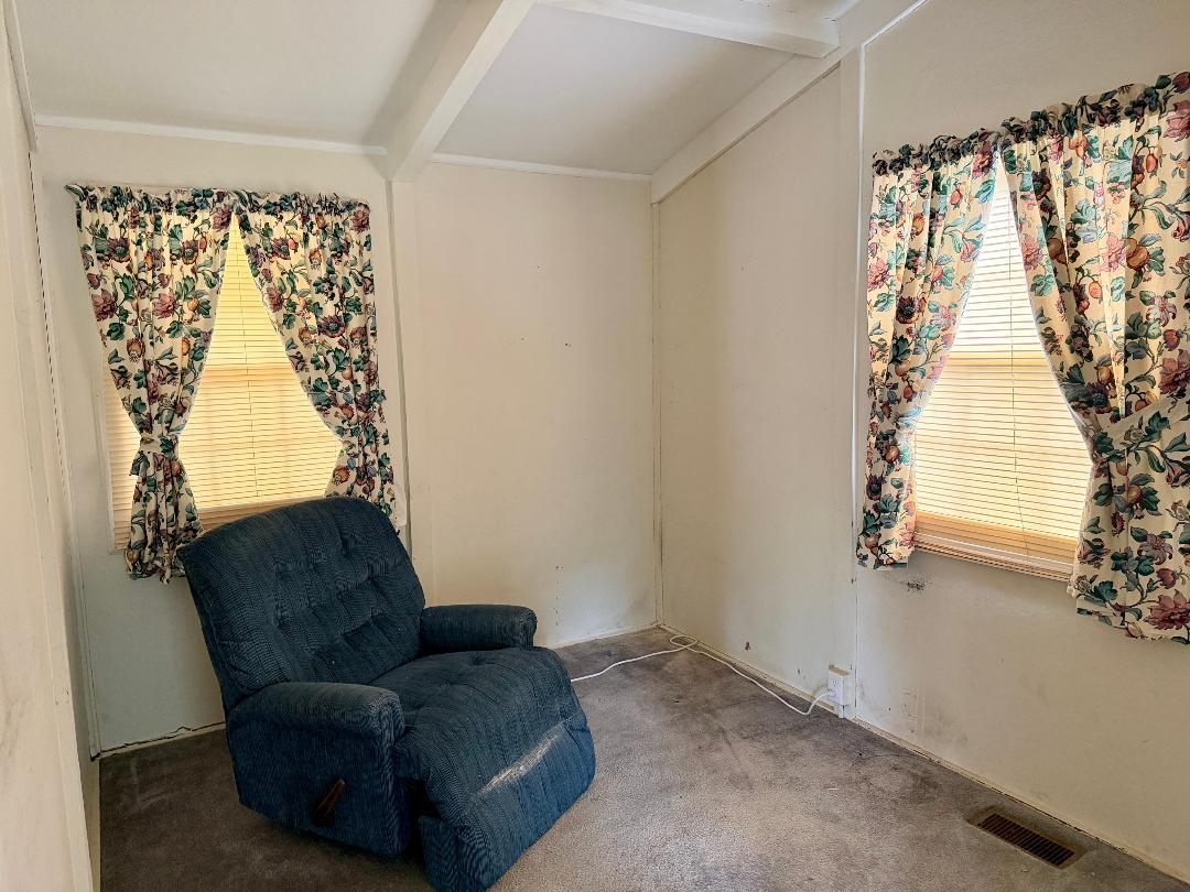 806 Windsor Way Property Photo 7