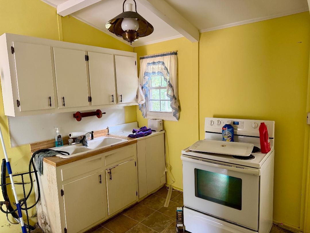 806 Windsor Way Property Photo 13