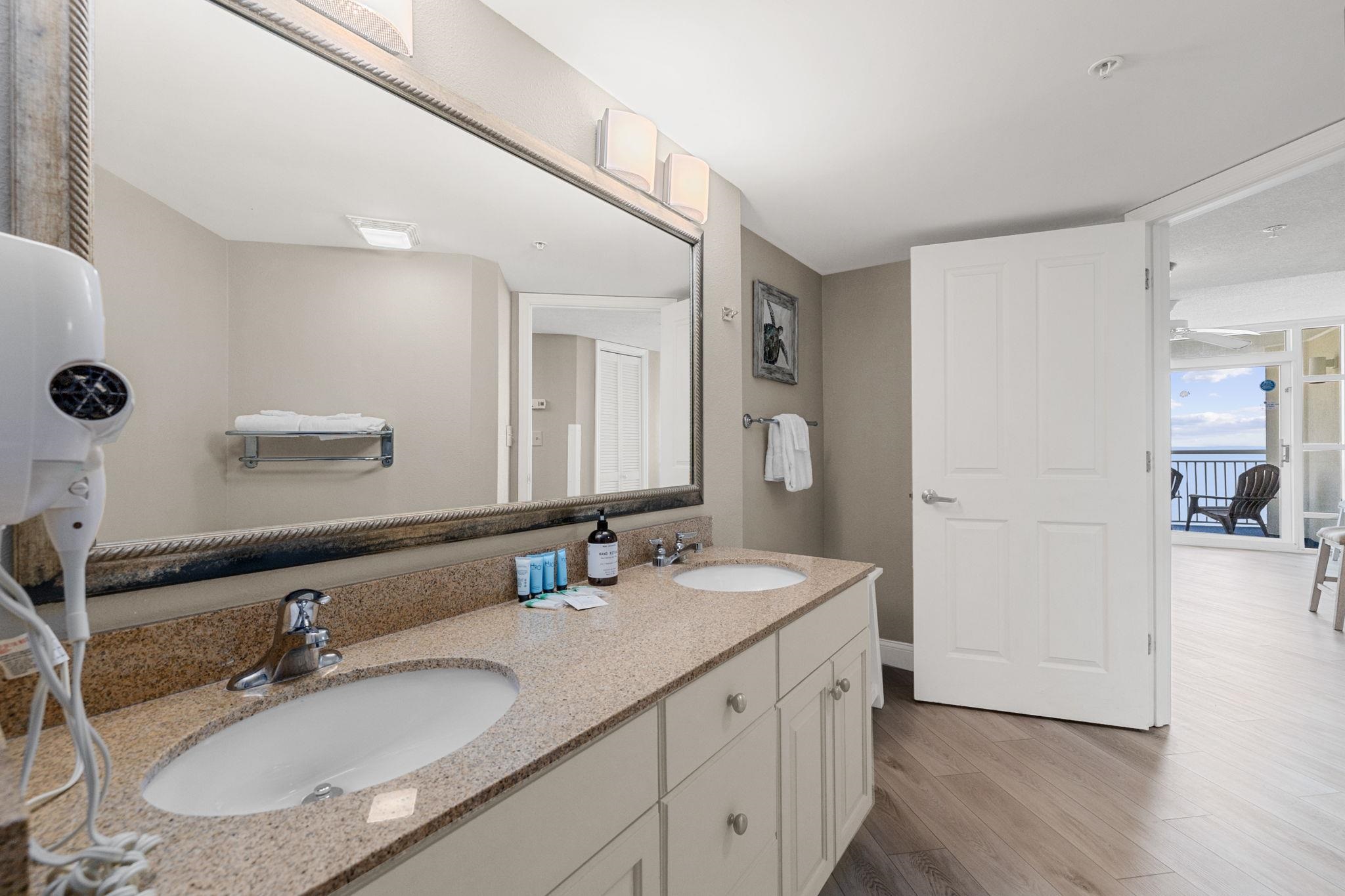 5200 North Ocean Blvd. Property Photo 16