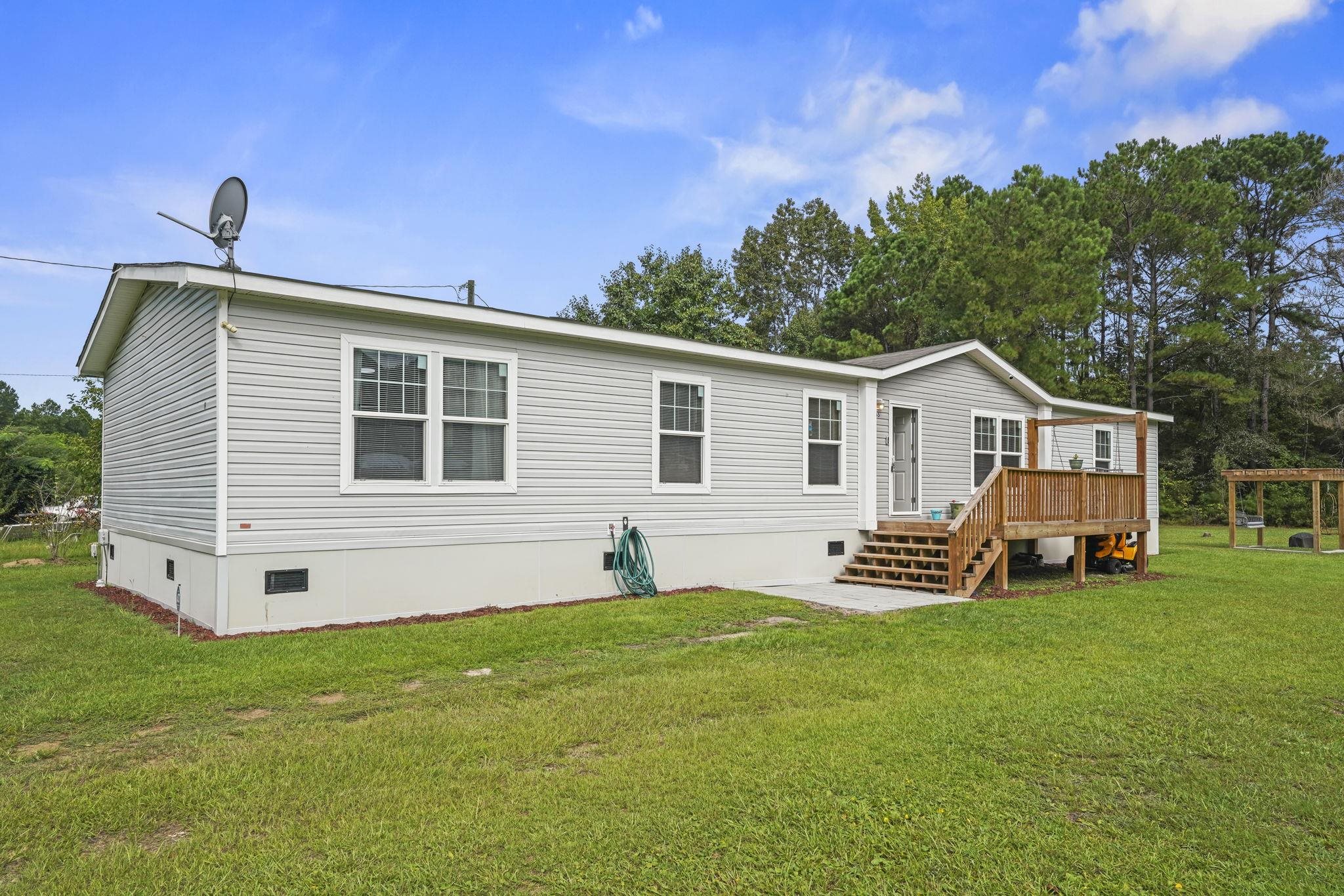 85 Fyffe Ct. Property Photo 1