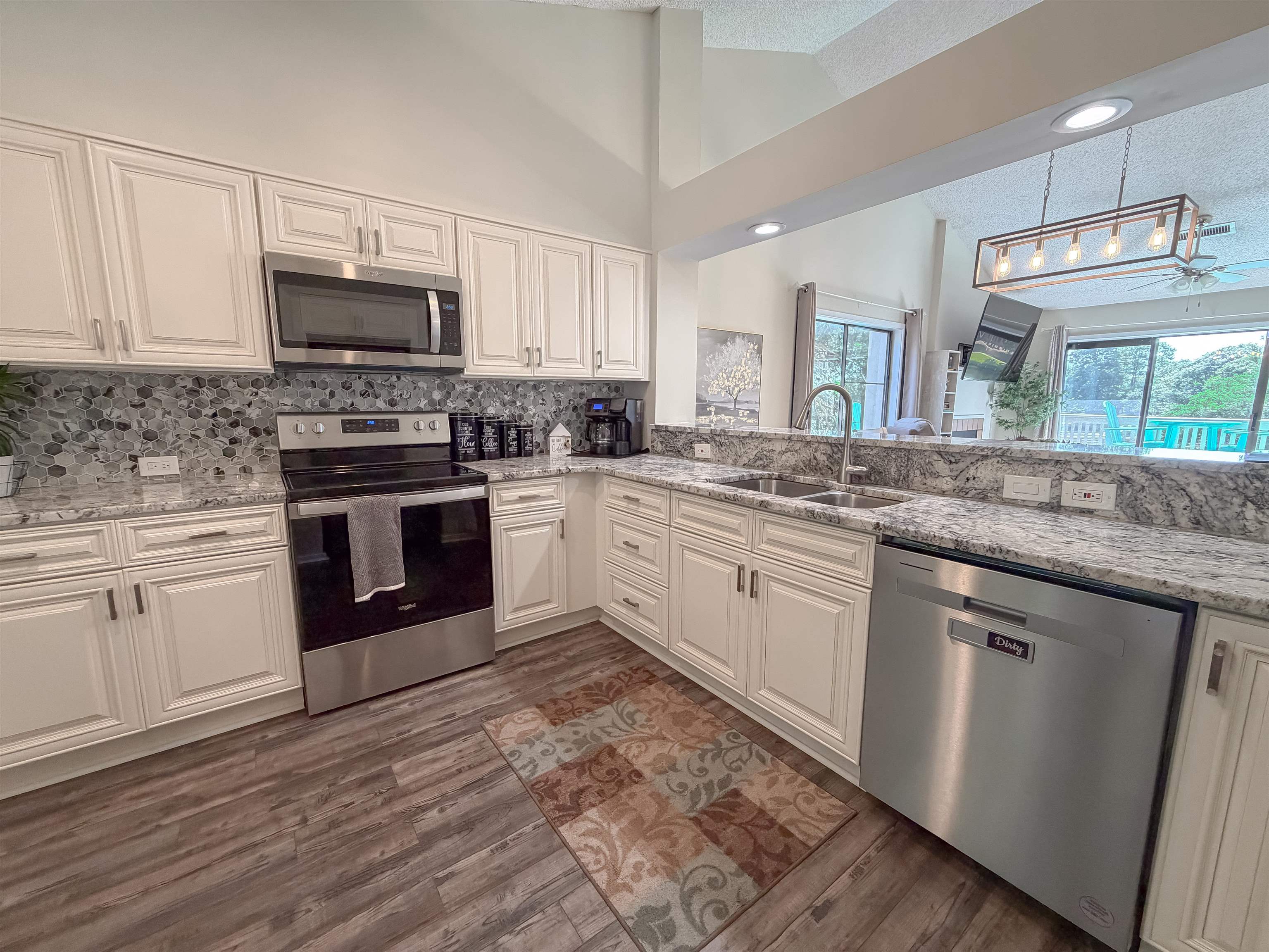141 Hartland Dr. Property Photo 12