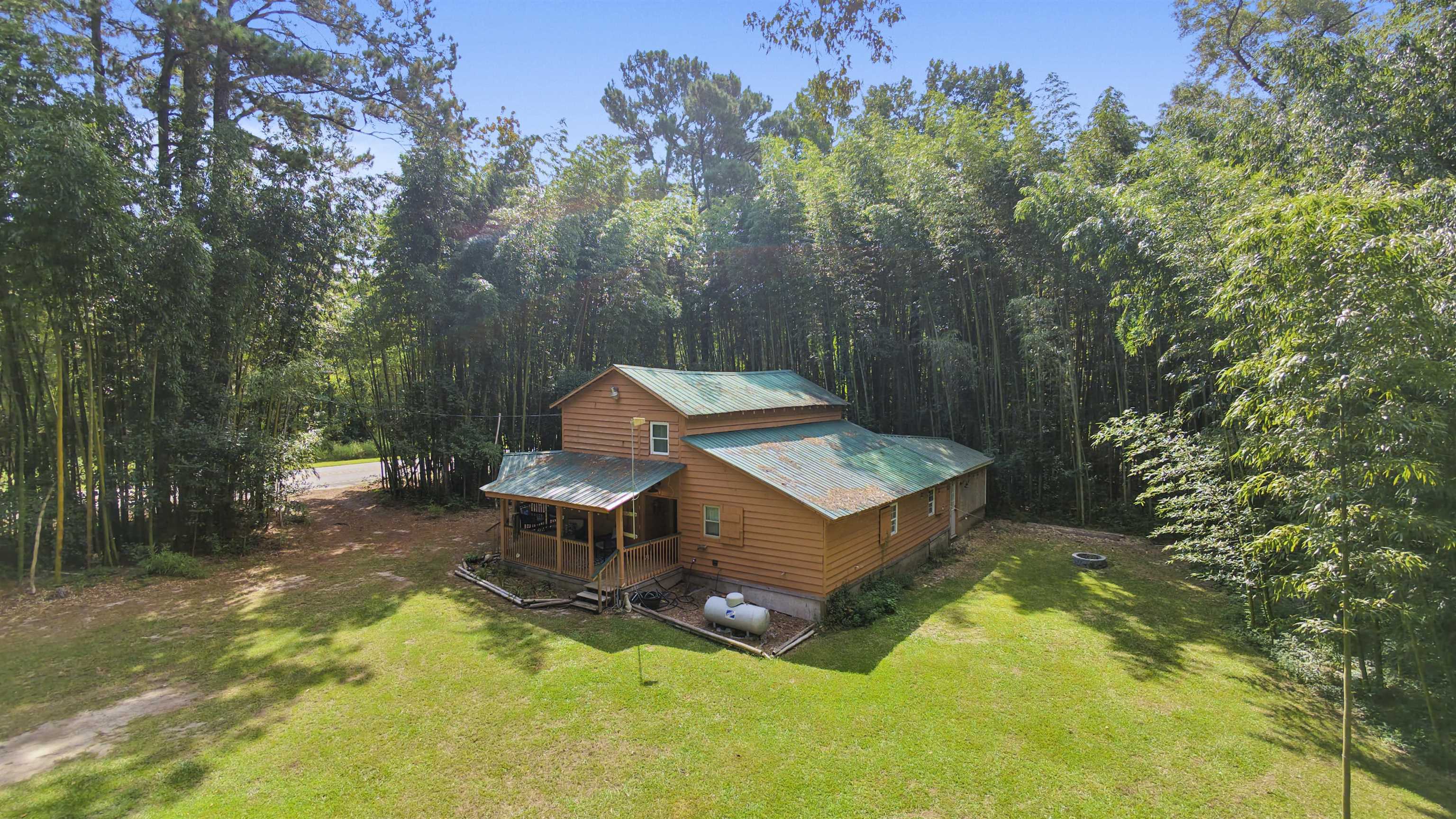 2407 Nichols Hwy. Property Photo 2