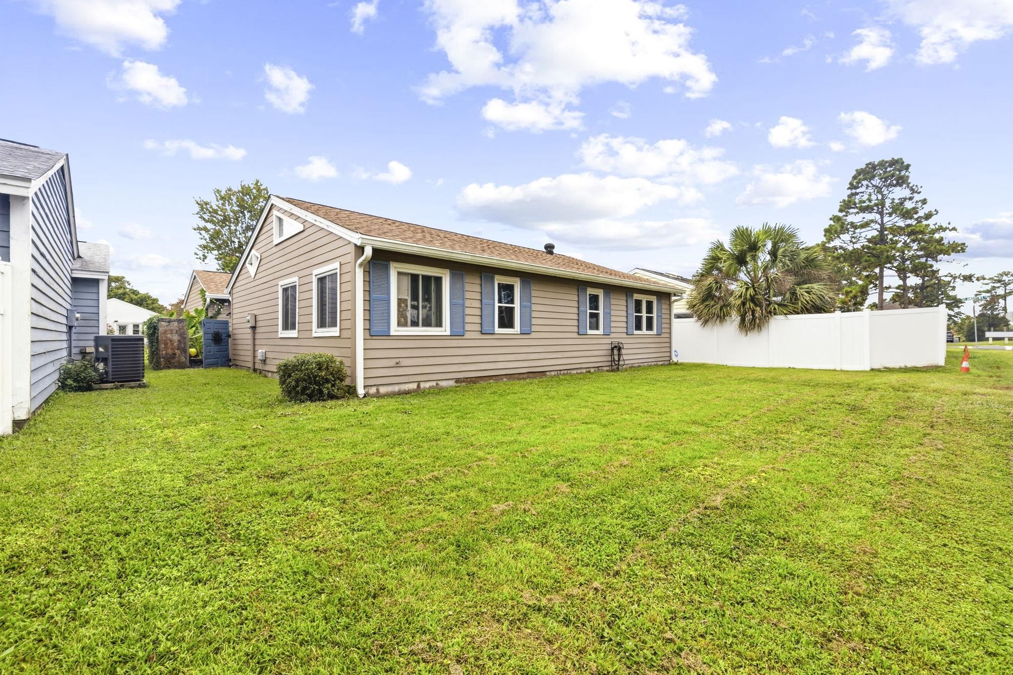 414 Killarney Dr. Property Photo 8
