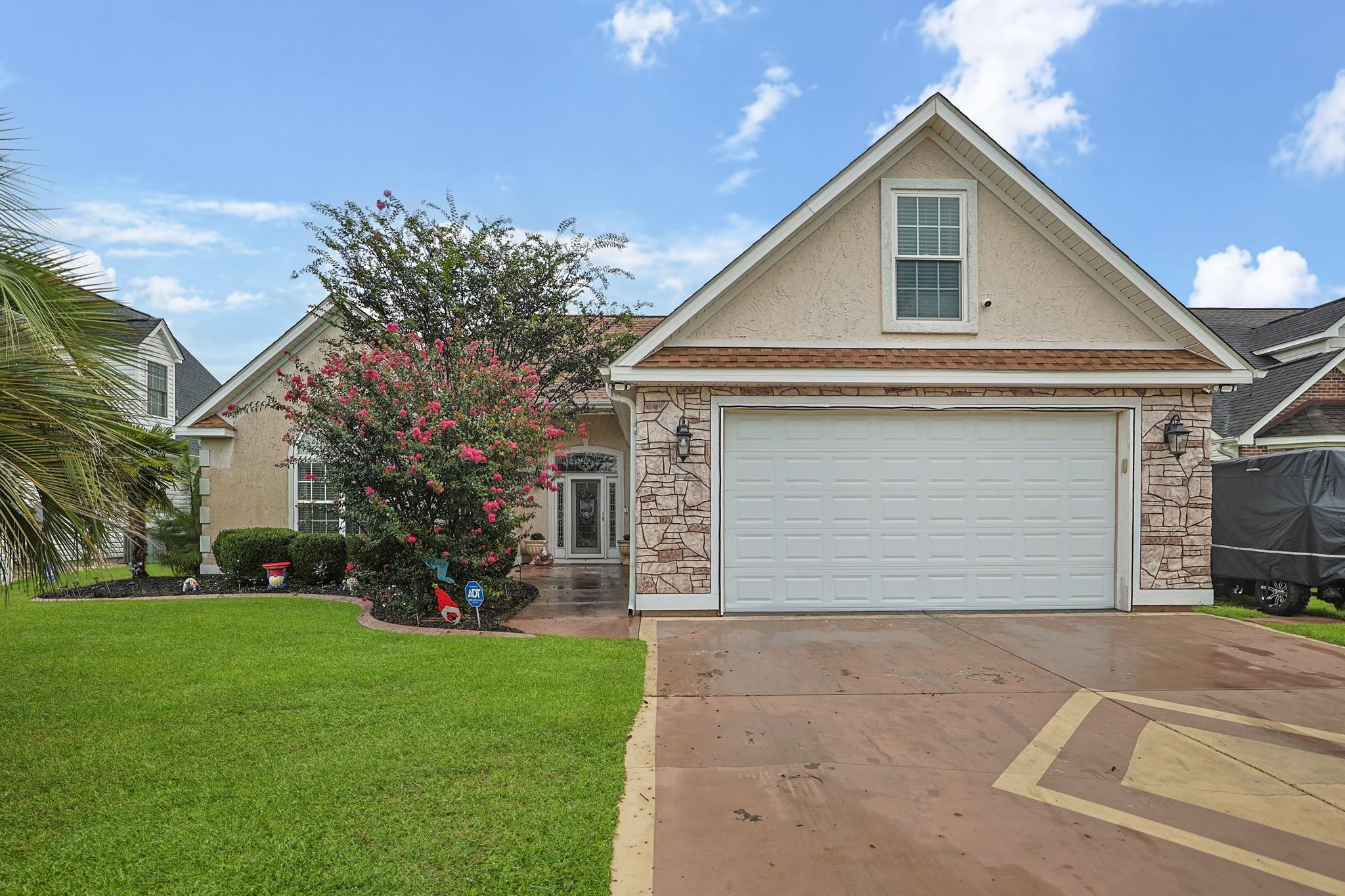 1051 University Forest Dr. Property Photo 1