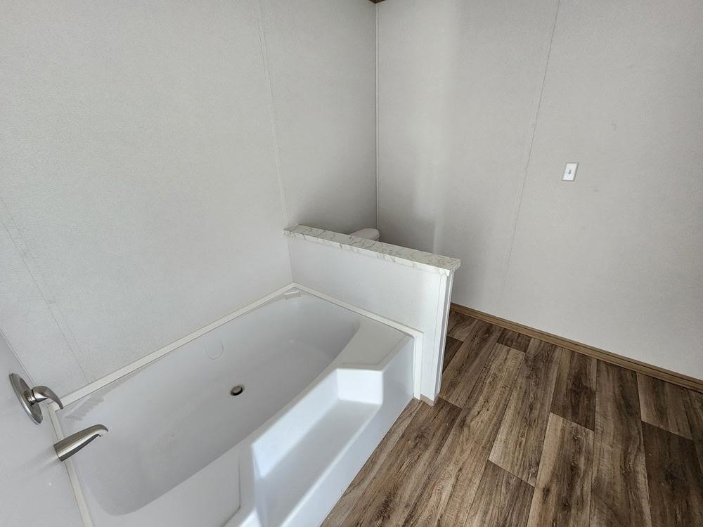 2728 Leo Dr. Property Photo 5