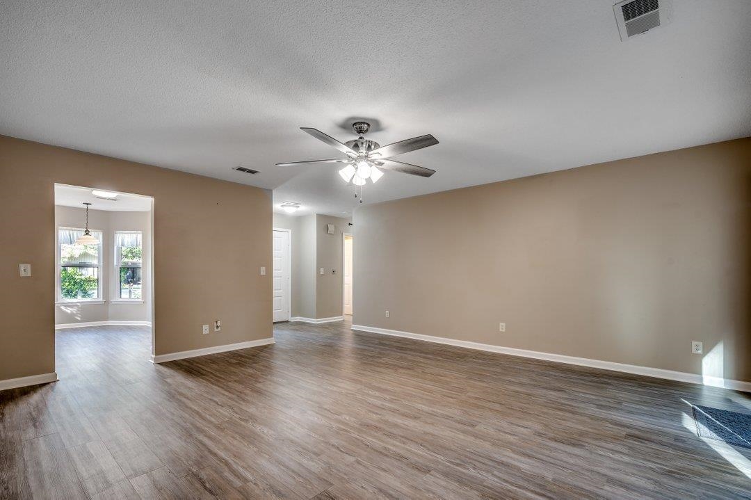 109 Hickory Dr. Property Photo 5