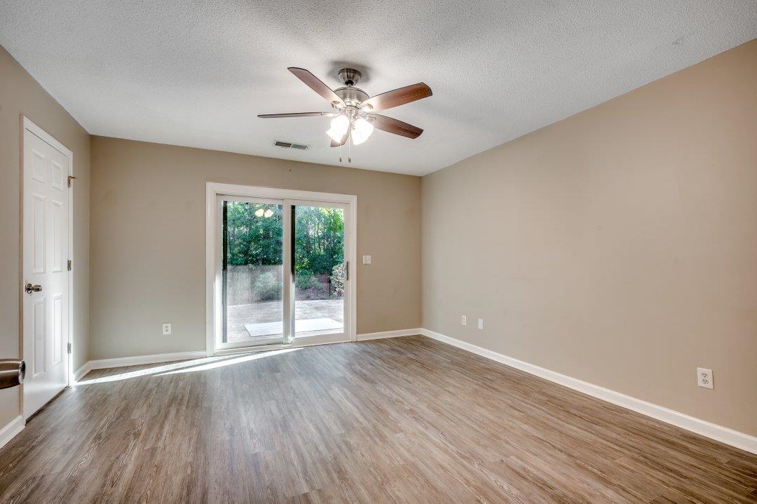 109 Hickory Dr. Property Photo 12