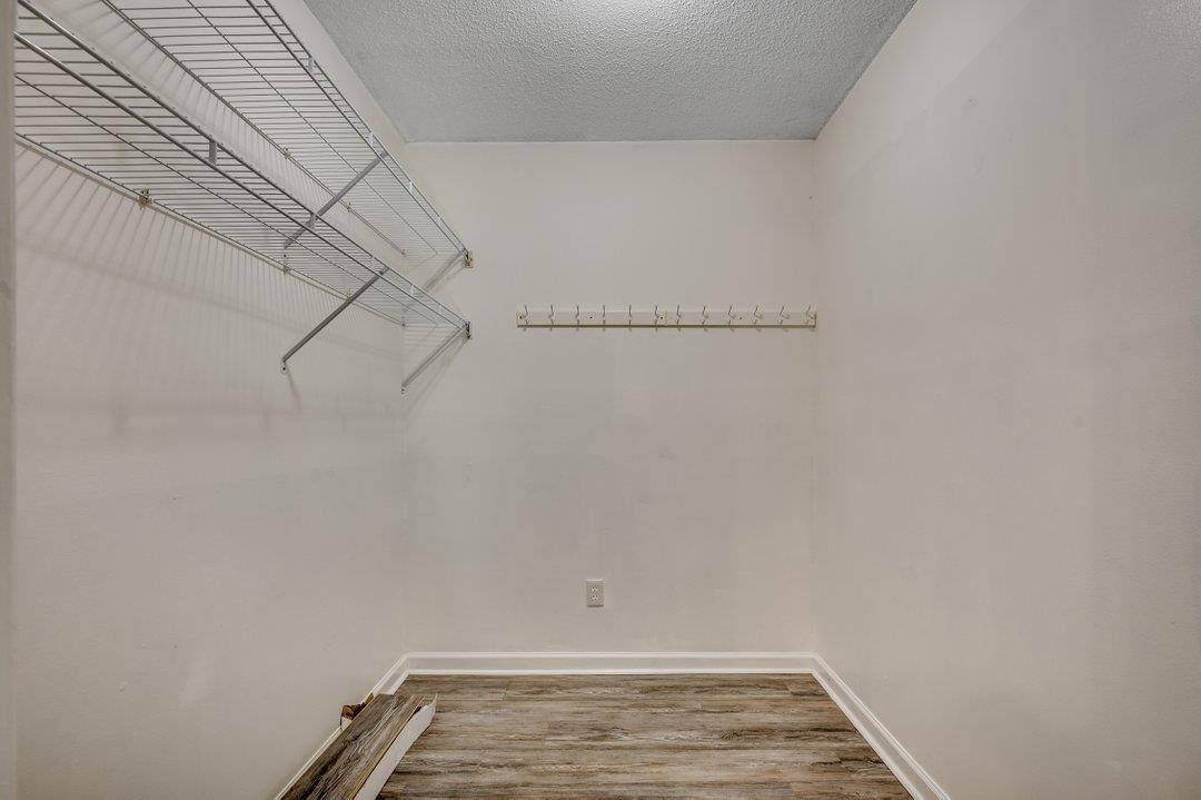 109 Hickory Dr. Property Photo 14