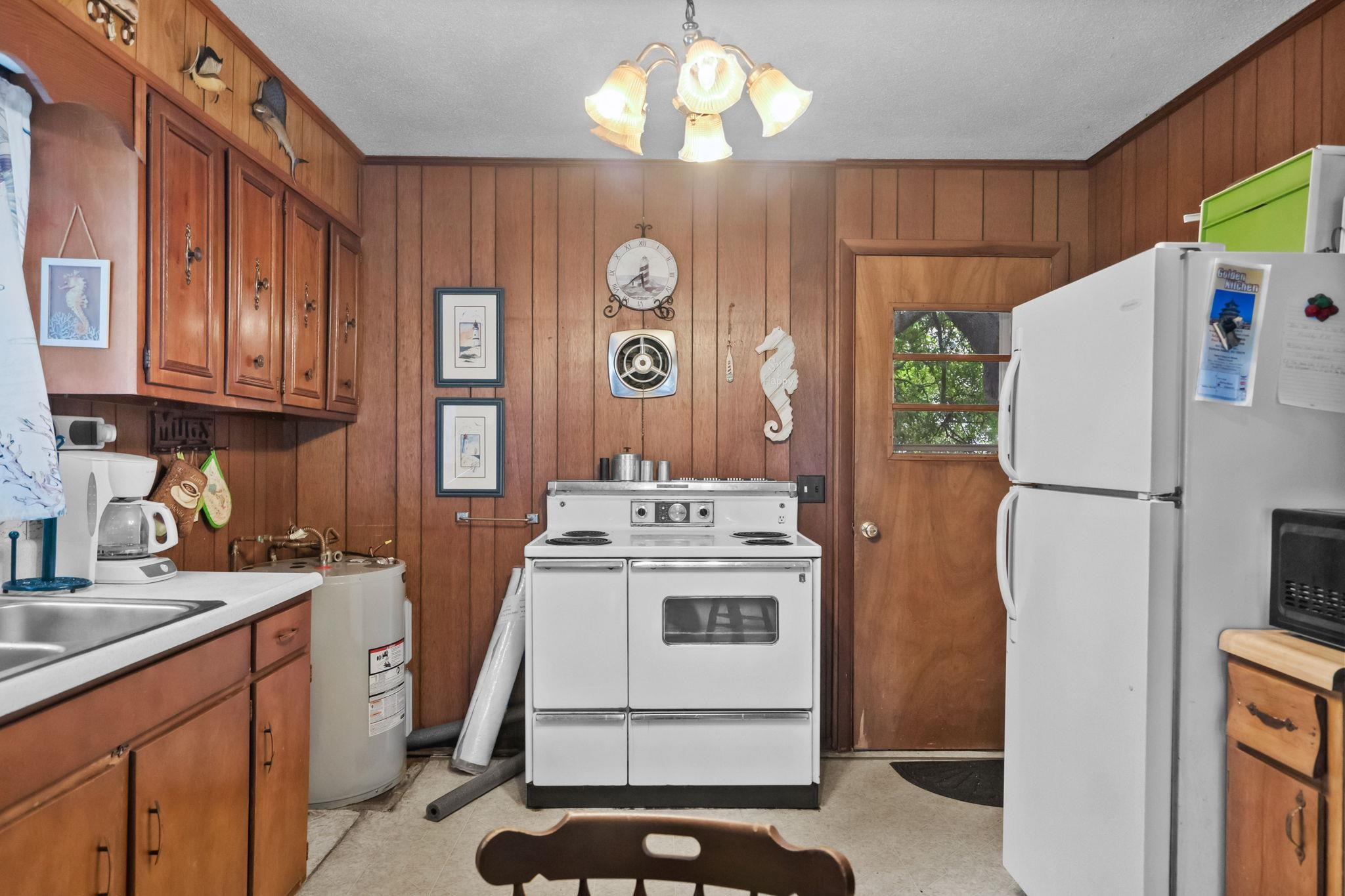 333 Sparrow Dr. Property Photo 15