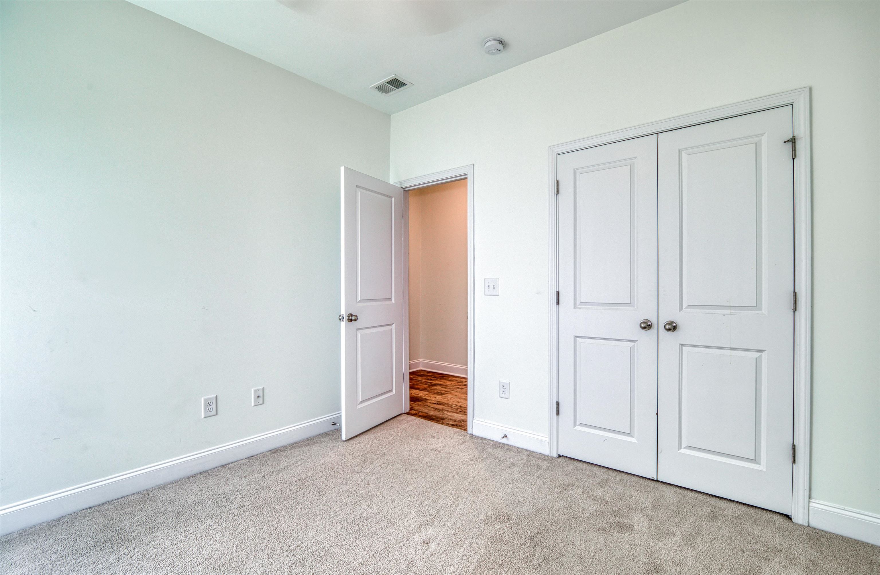 2632 Goldfinch Dr. Property Photo 20