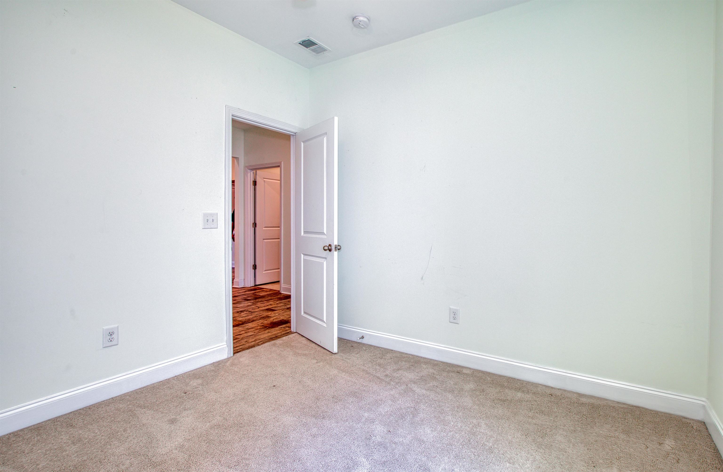2632 Goldfinch Dr. Property Photo 22