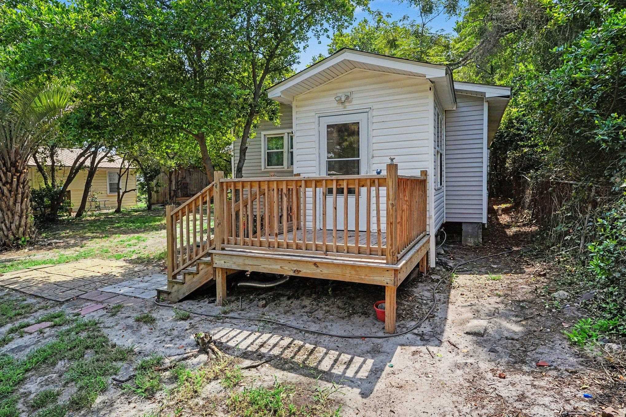 801 - B Bay St. Property Photo 3