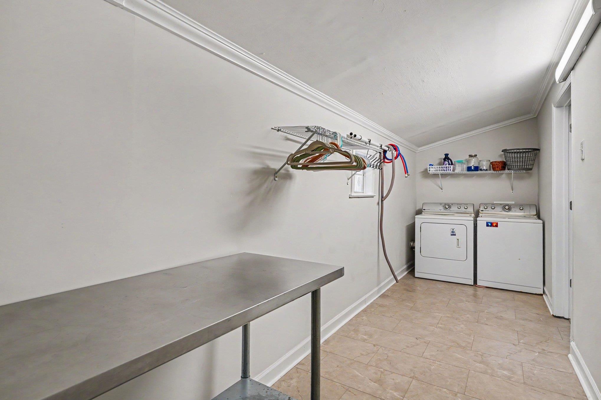 801 - B Bay St. Property Photo 21
