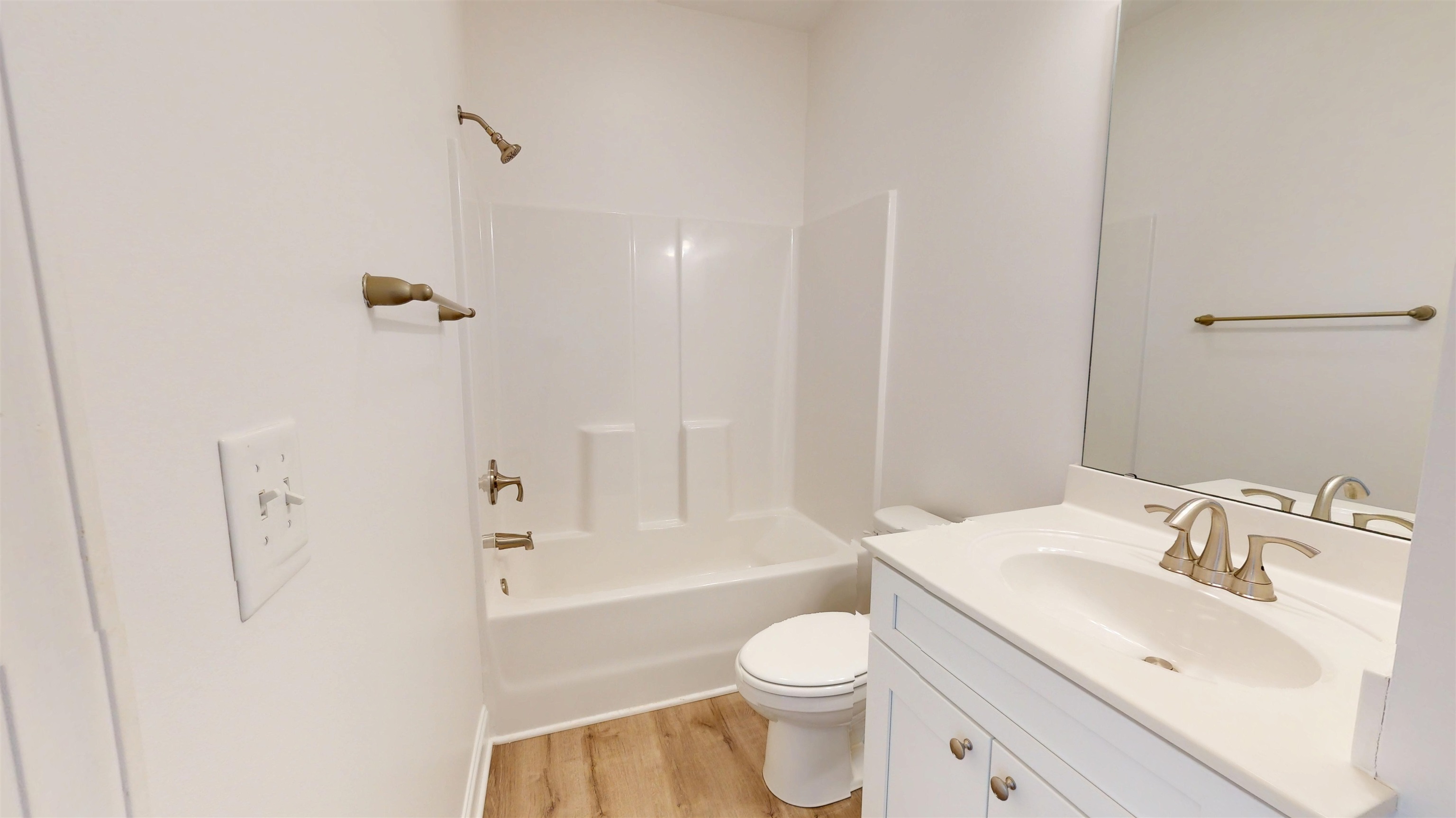 24 Wimbledon Ct. Property Photo 3