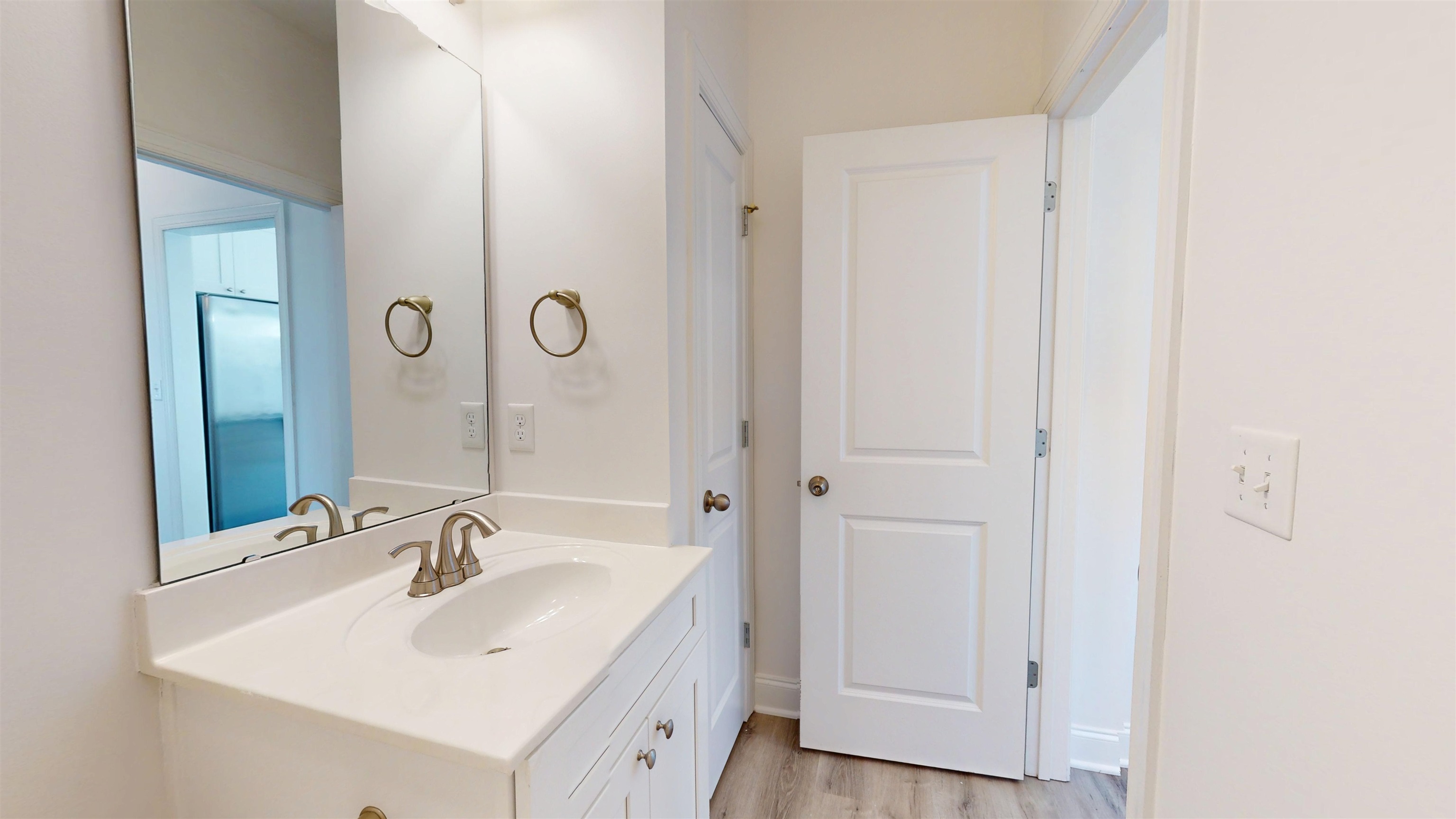 24 Wimbledon Ct. Property Photo 4