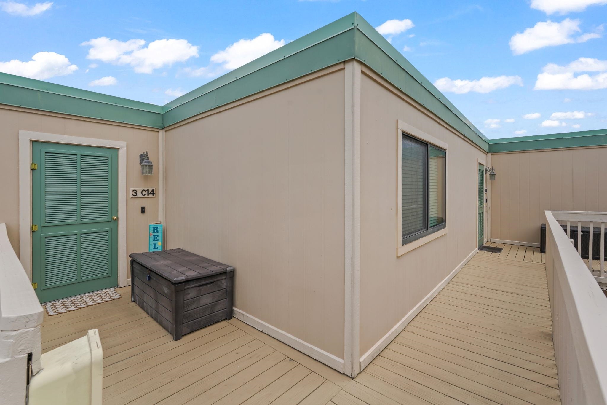 9661 Shore Dr. Property Photo 11
