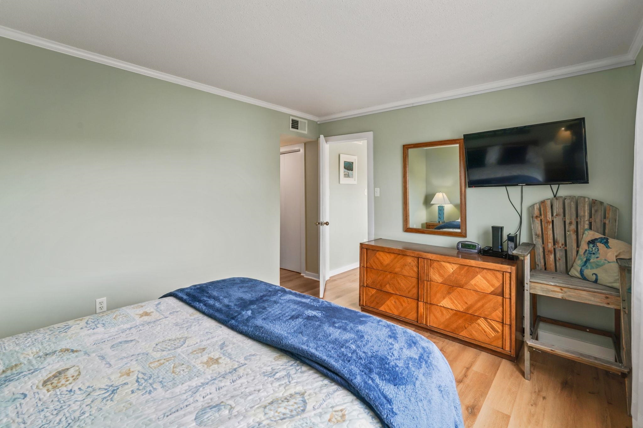 9661 Shore Dr. Property Photo 41