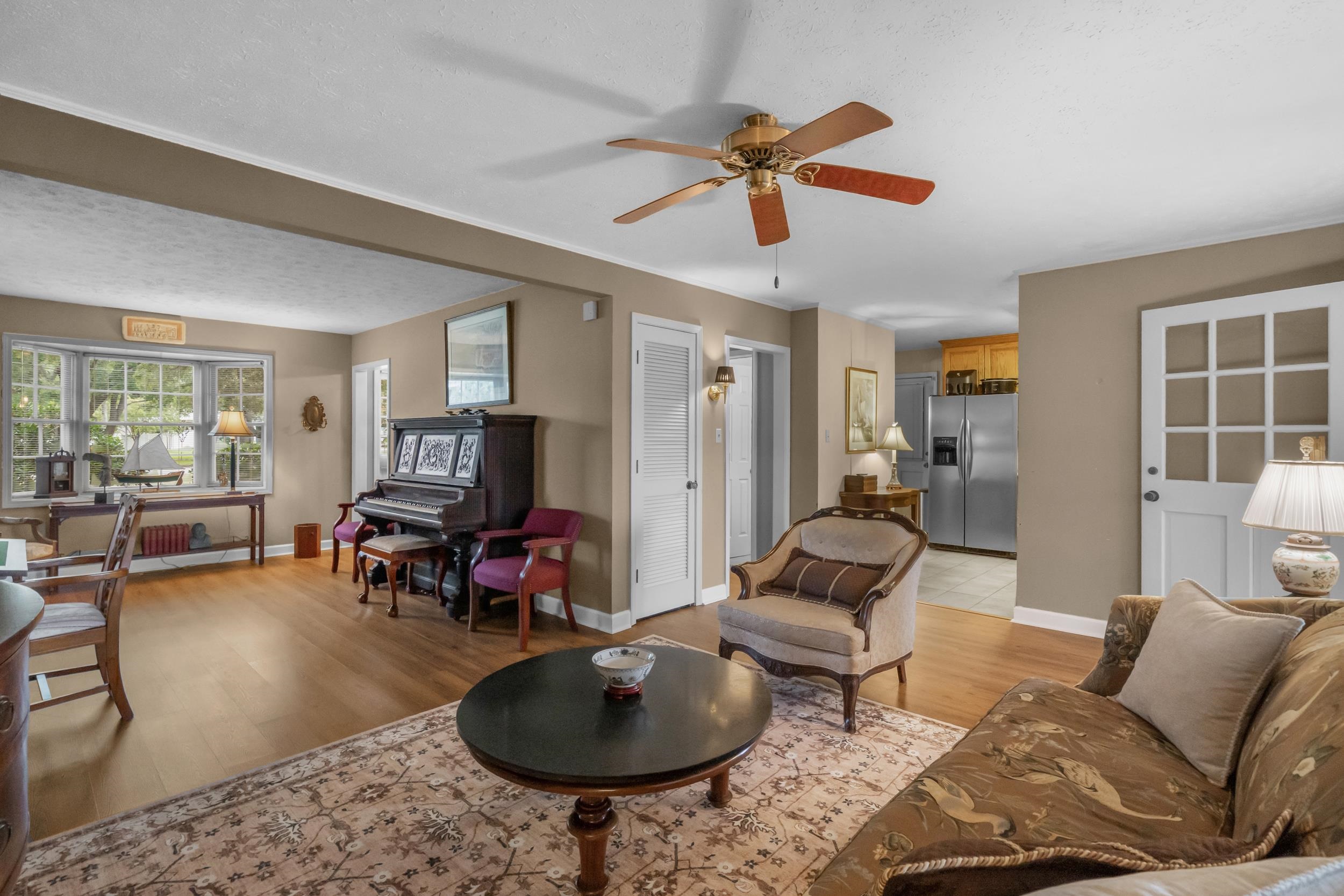 313 N Oak Dr. Property Photo 16