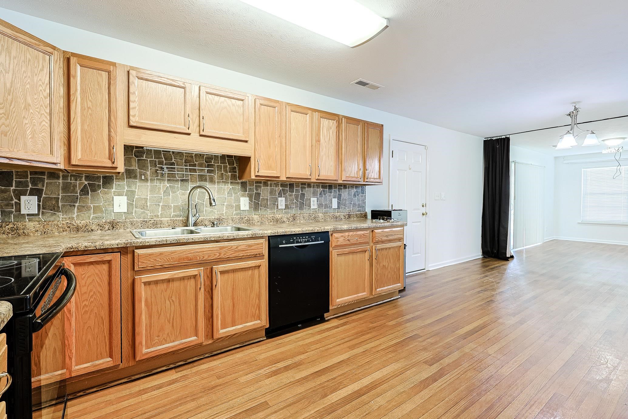 320 Sean River Rd. Property Photo 8