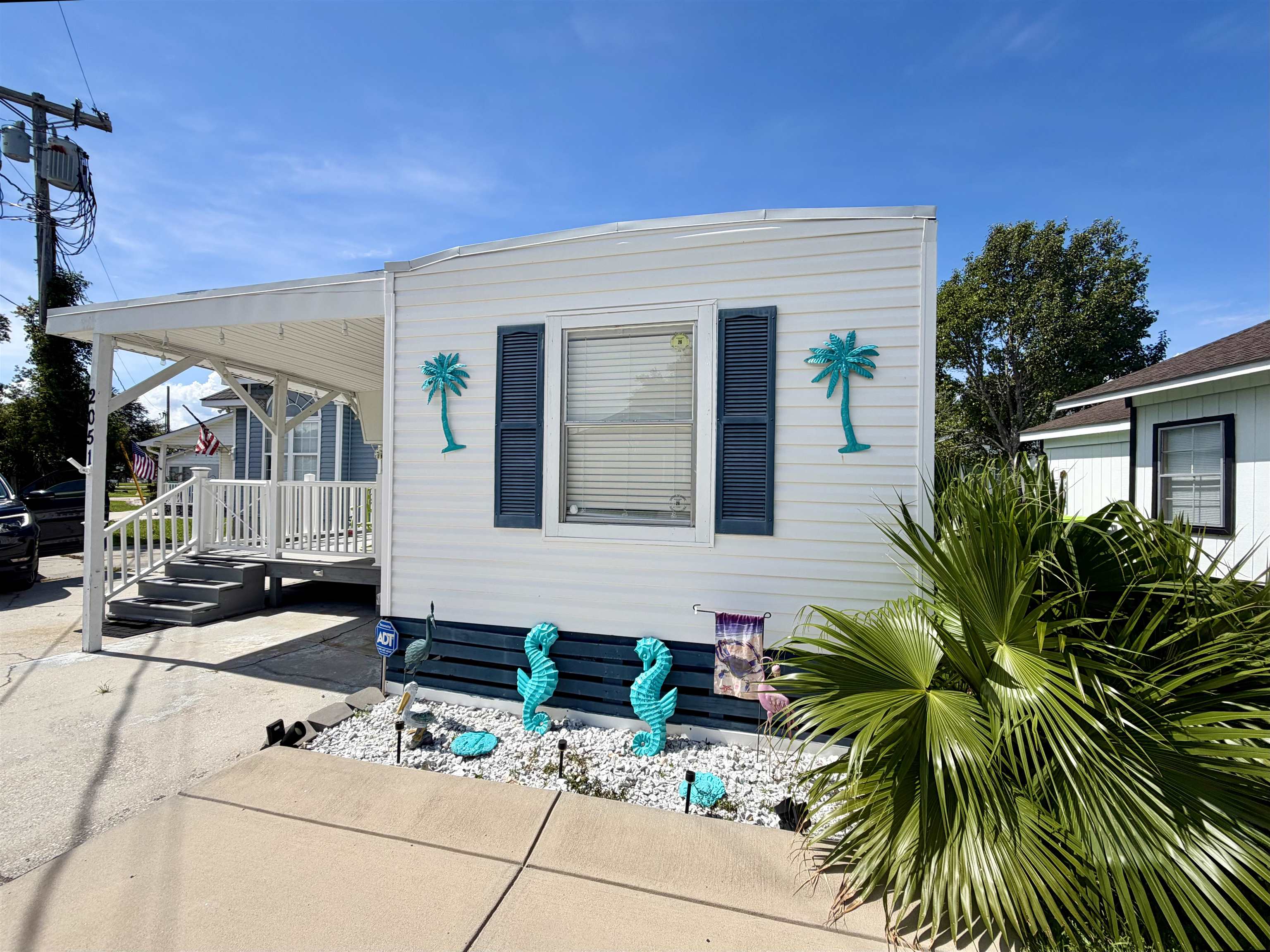 2051 Curlew Dr. Property Photo 1