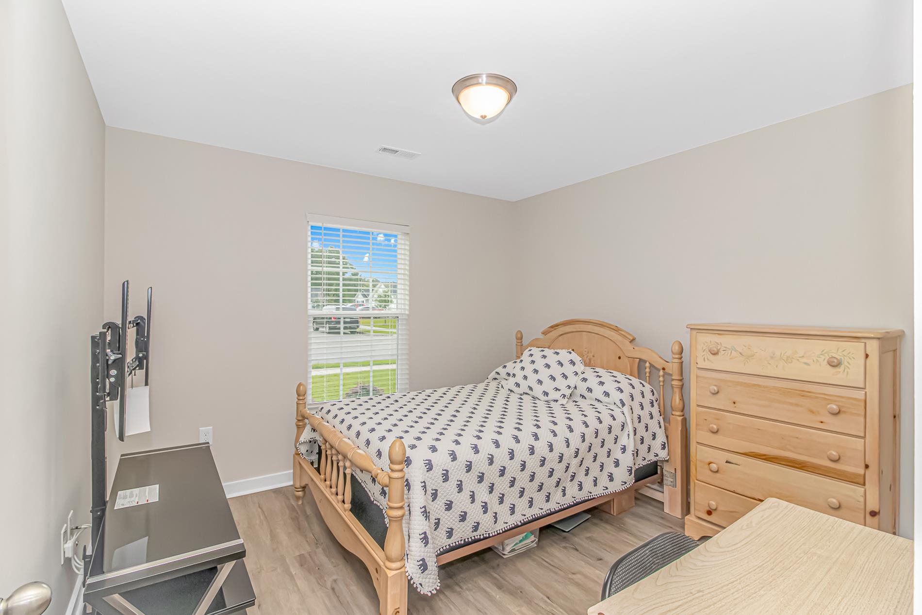 1430 Heirloom Dr. Property Photo 16