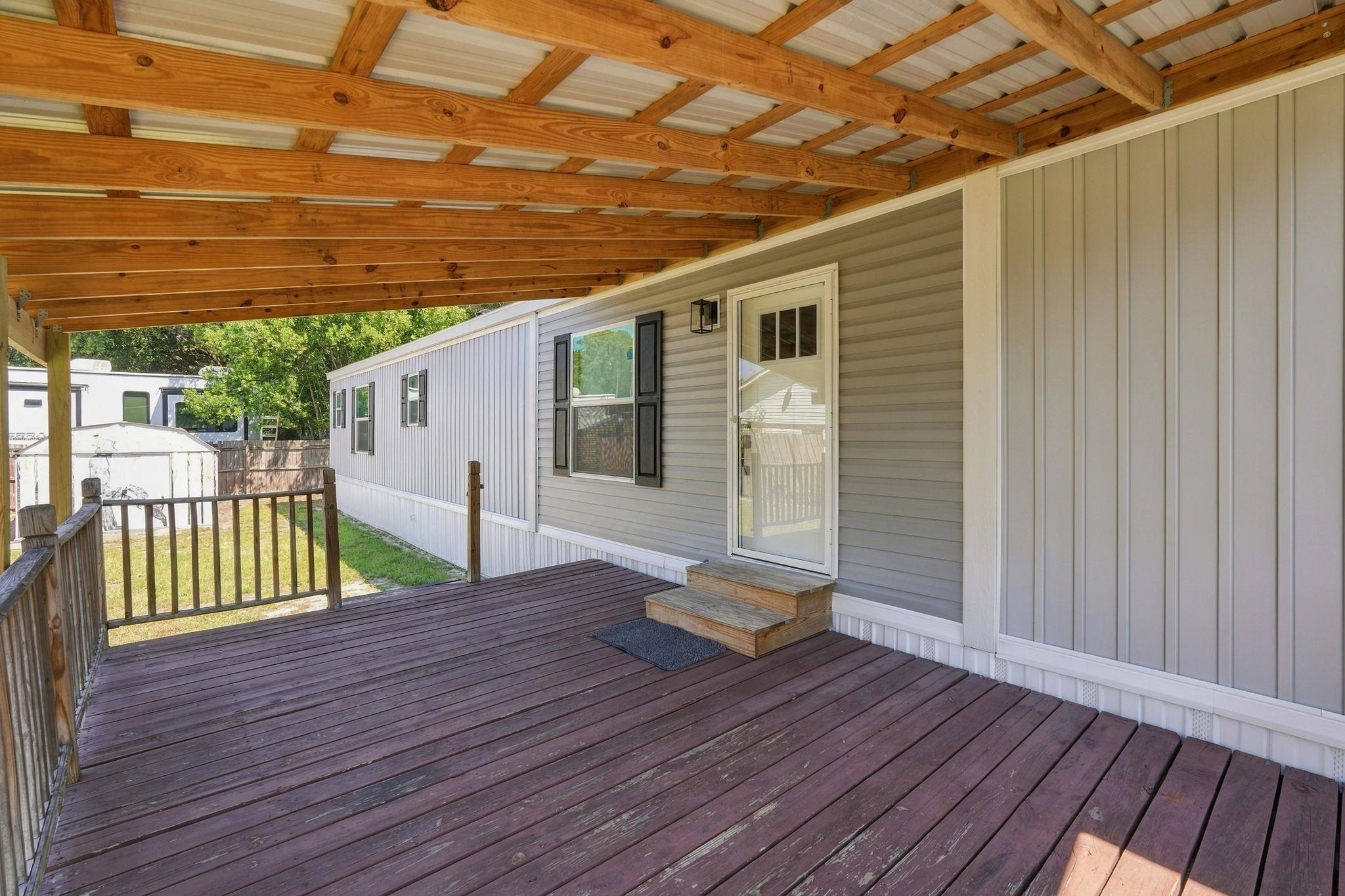 565 Summer Dr. Property Photo 10