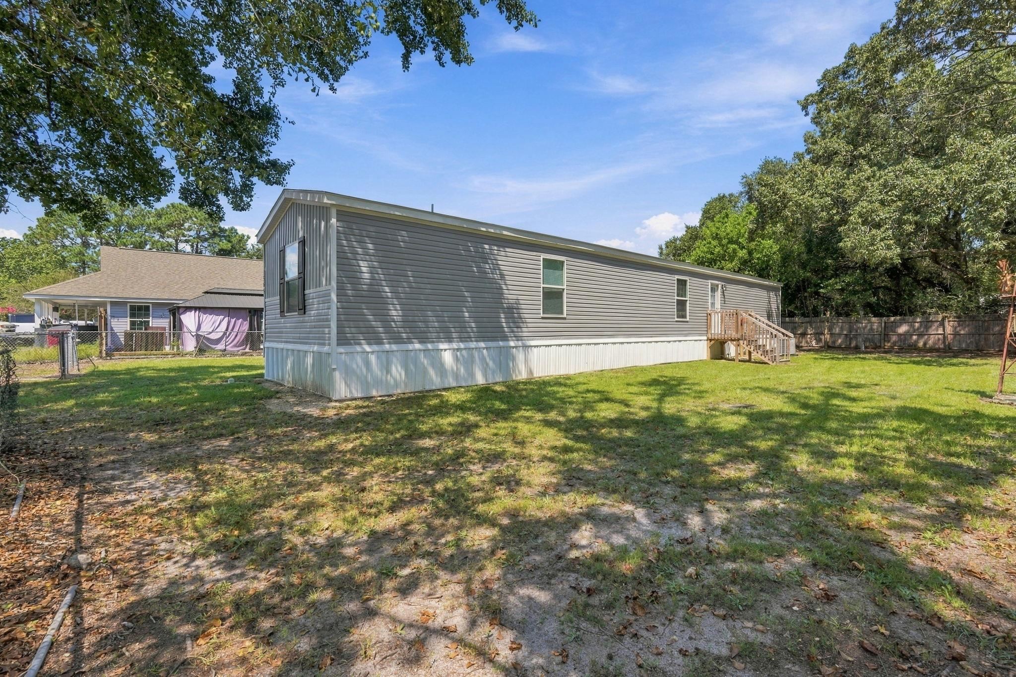 565 Summer Dr. Property Photo 12