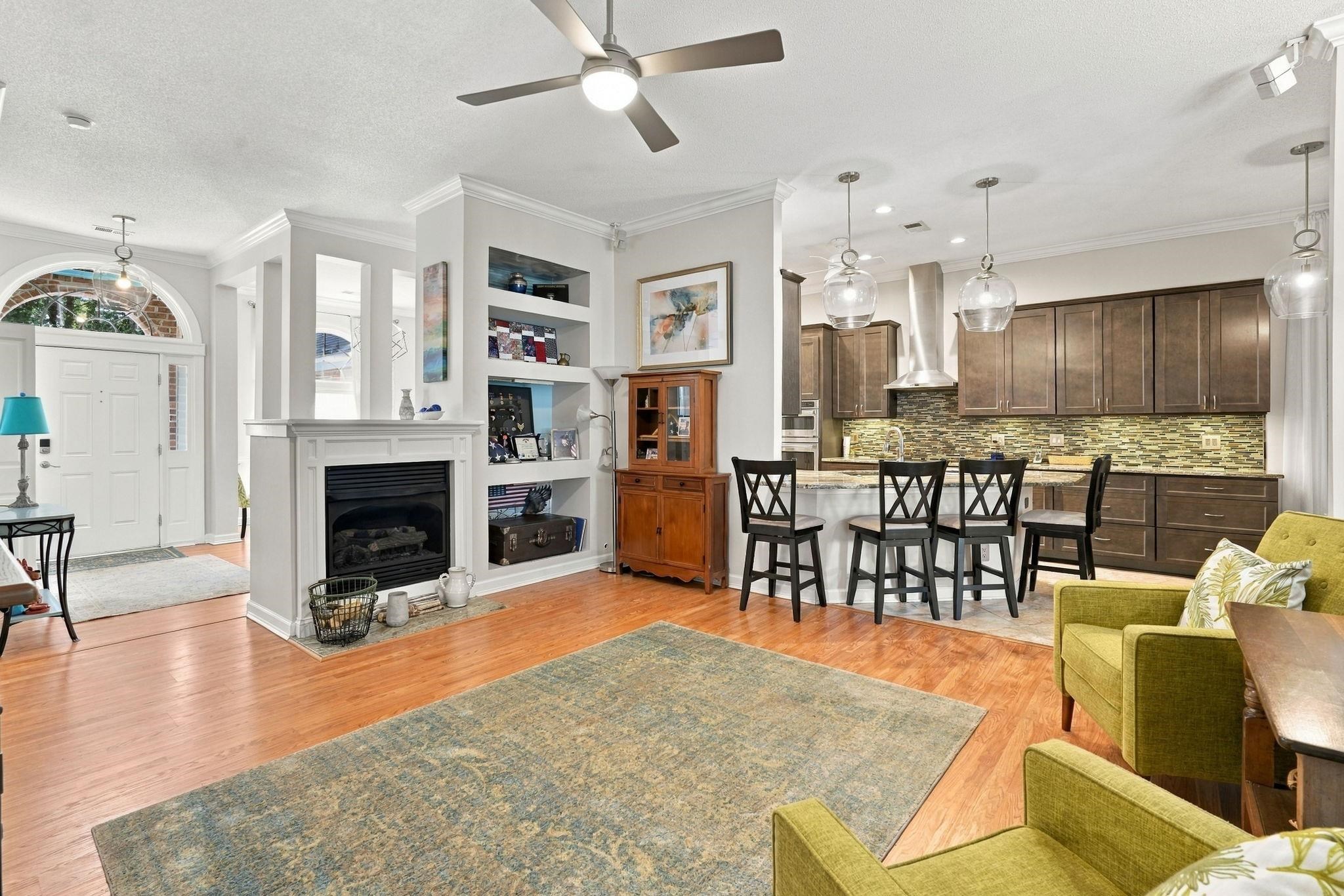 1186 N Blackmoor Dr. Property Photo 14