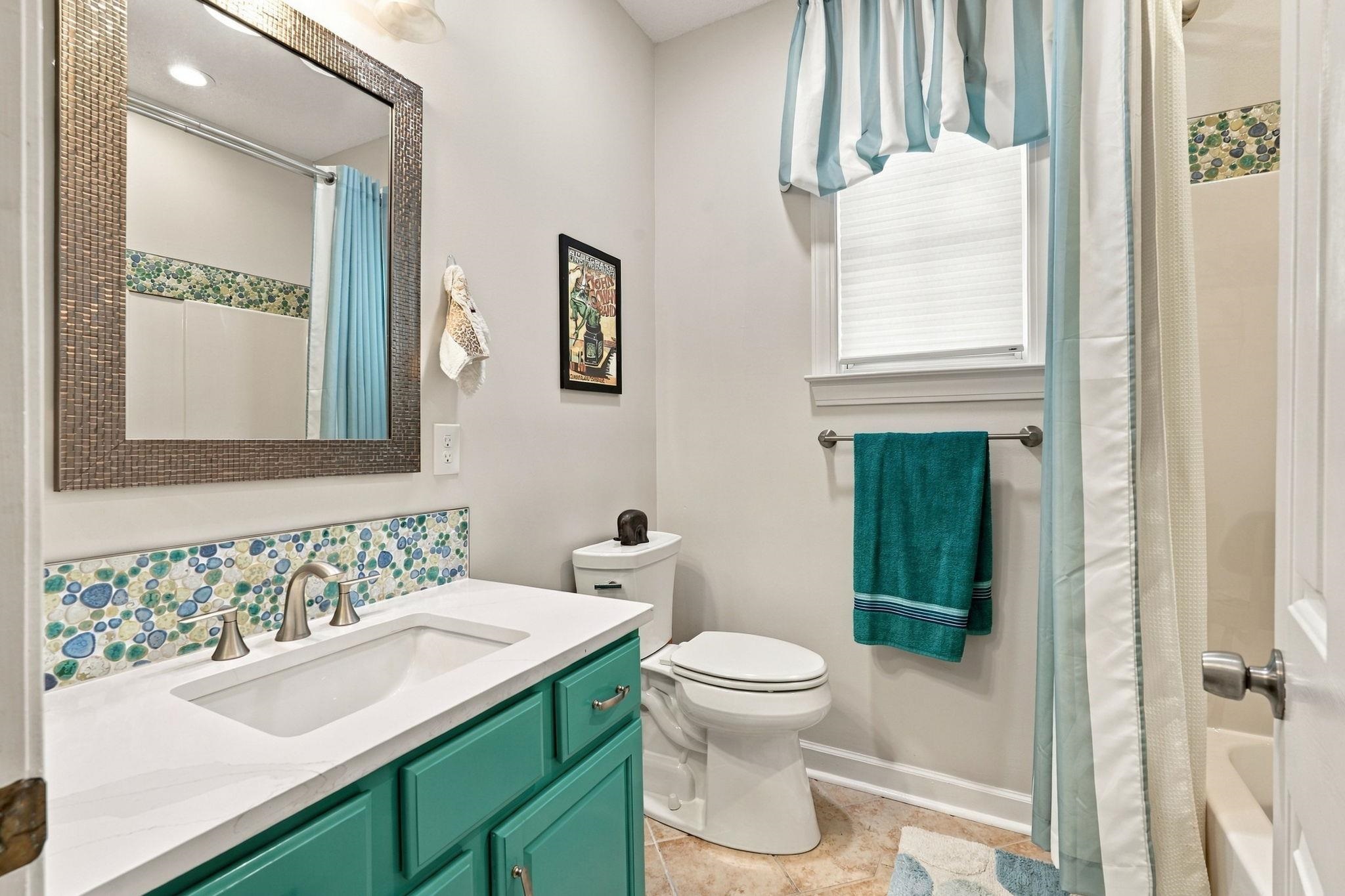 1186 N Blackmoor Dr. Property Photo 26