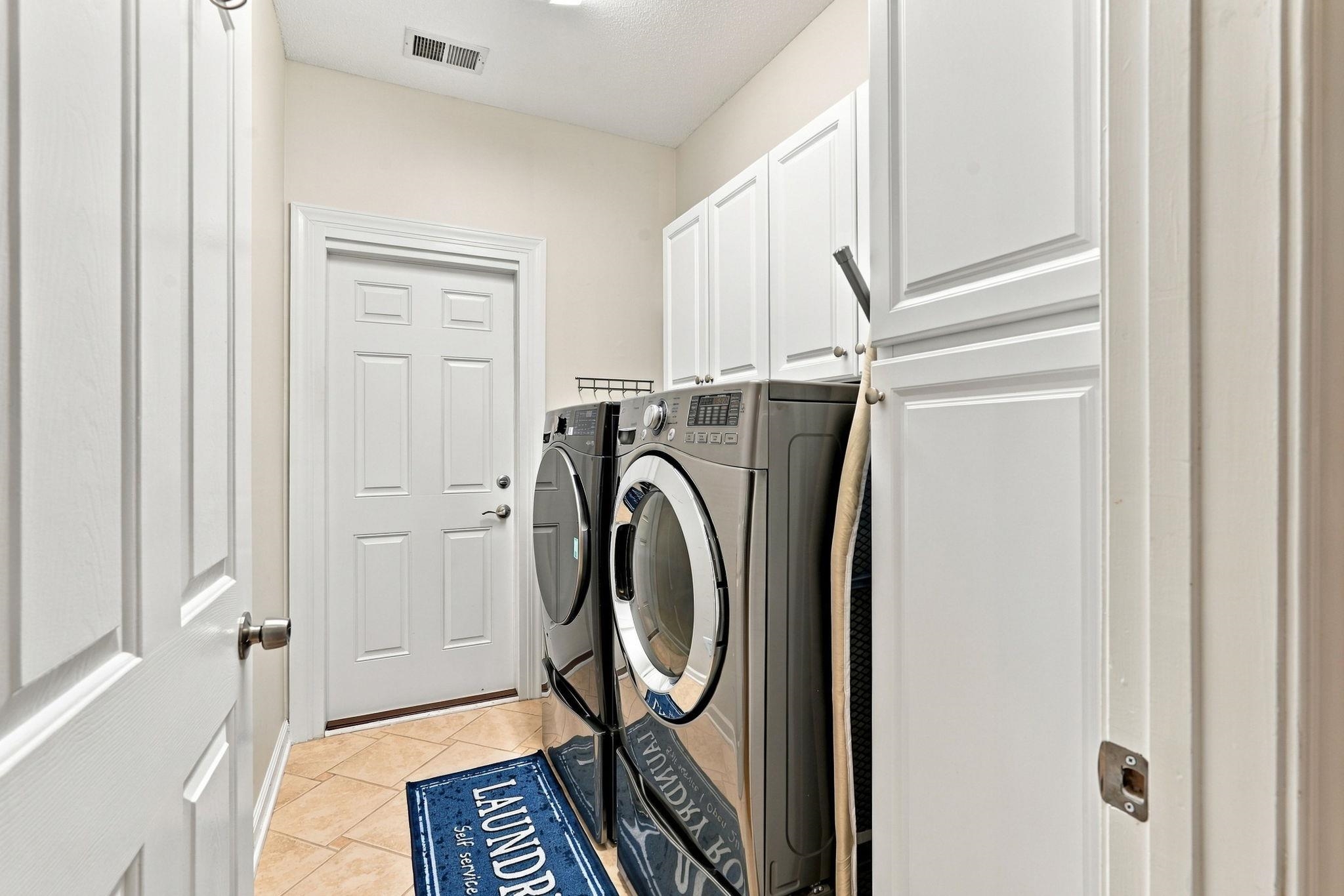 1186 N Blackmoor Dr. Property Photo 32