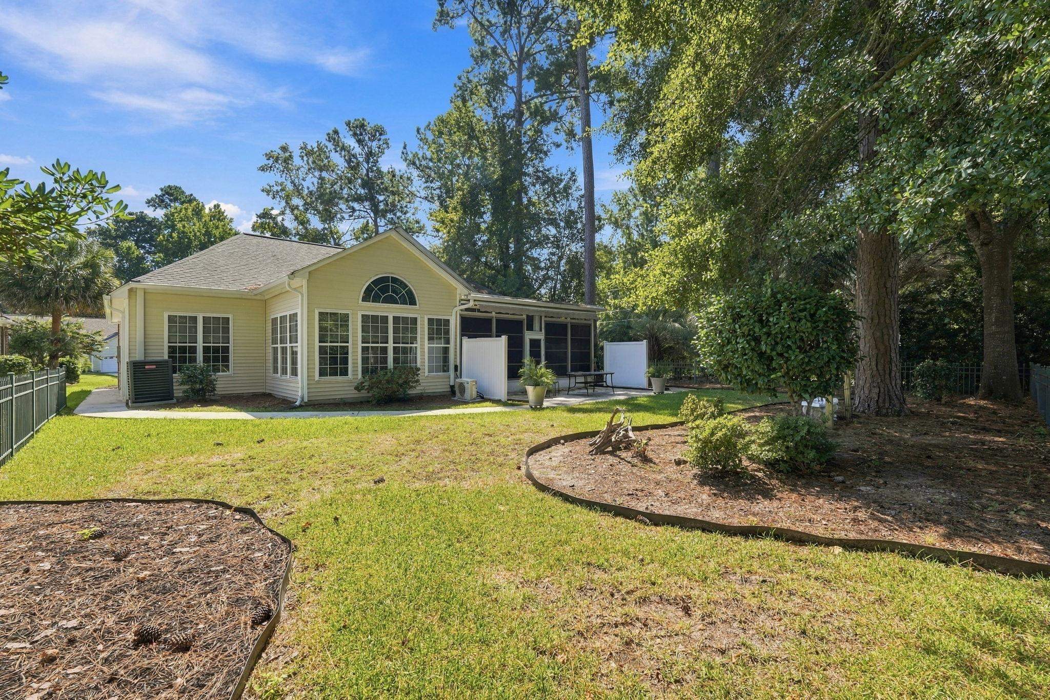 1186 N Blackmoor Dr. Property Photo 35