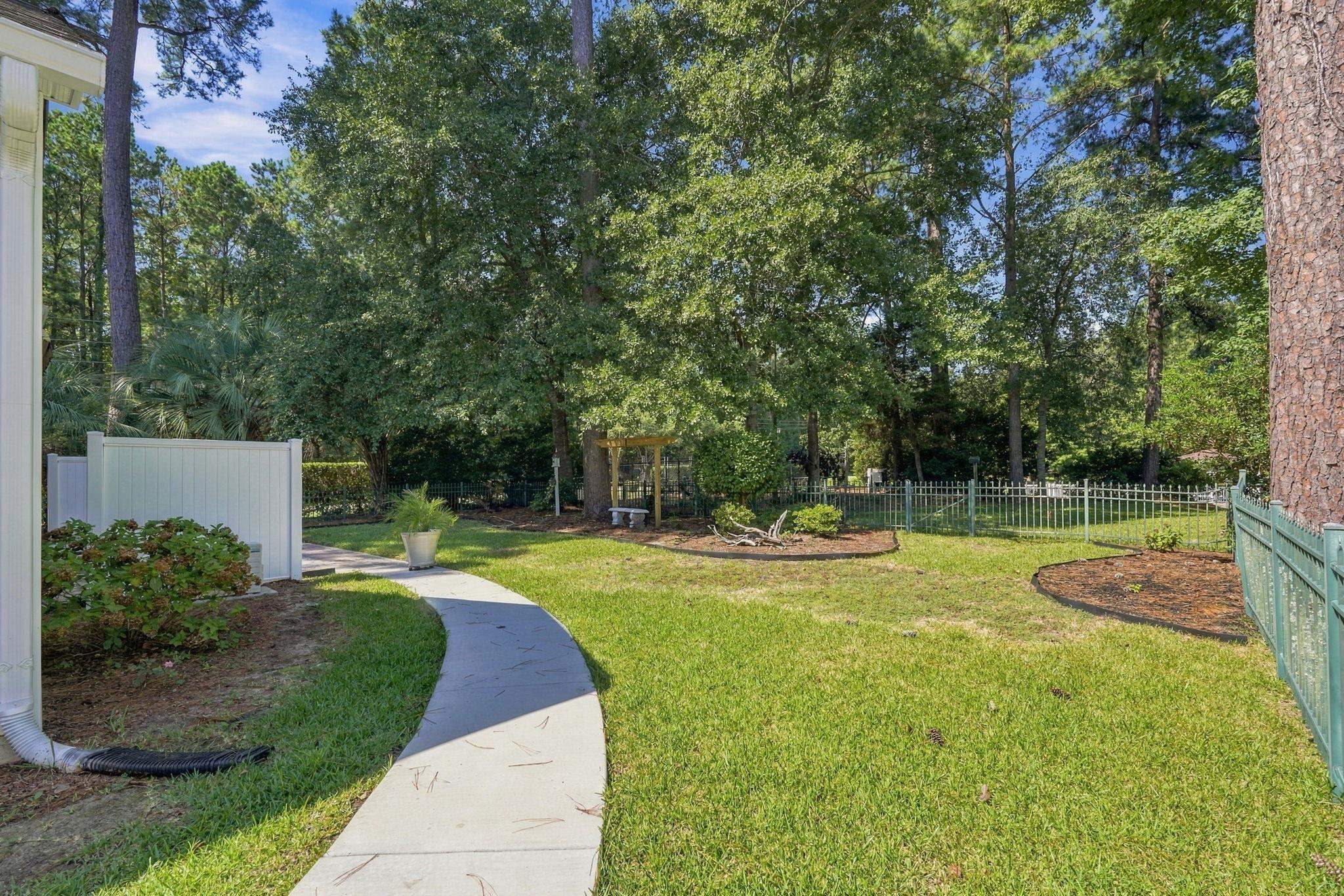 1186 N Blackmoor Dr. Property Photo 36
