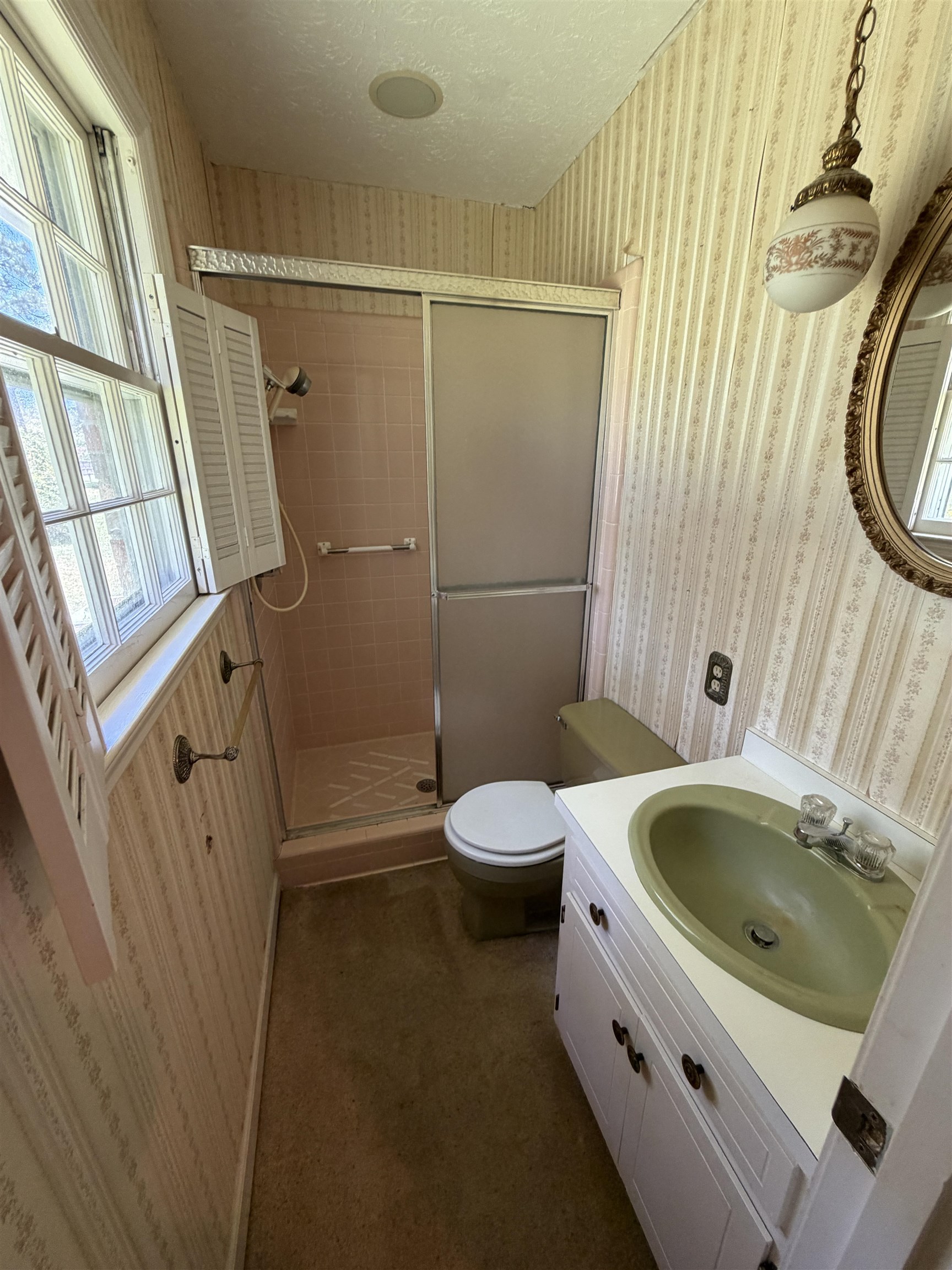 1003 Lakeside Dr. Property Photo 4