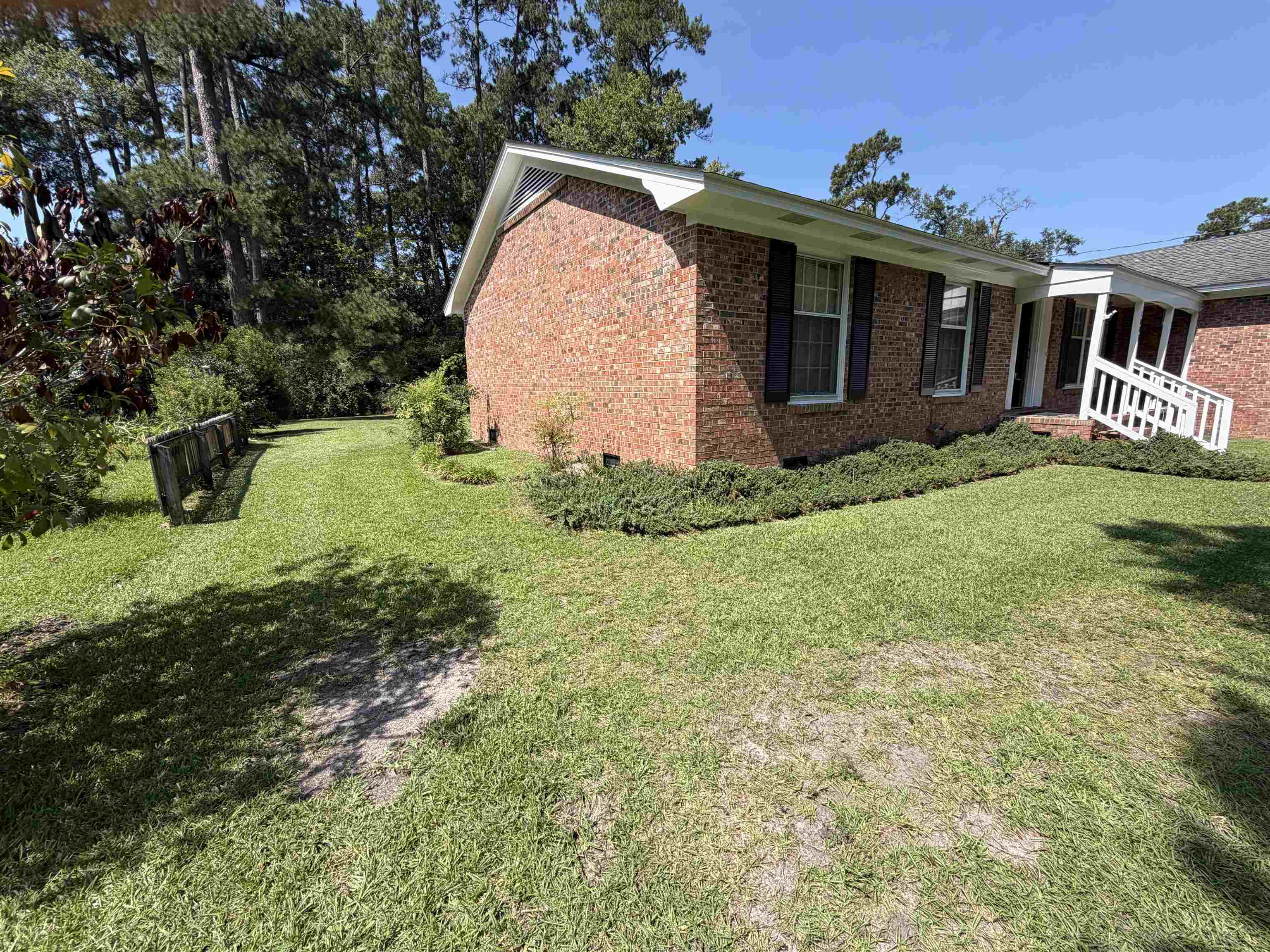 1003 Lakeside Dr. Property Photo 8